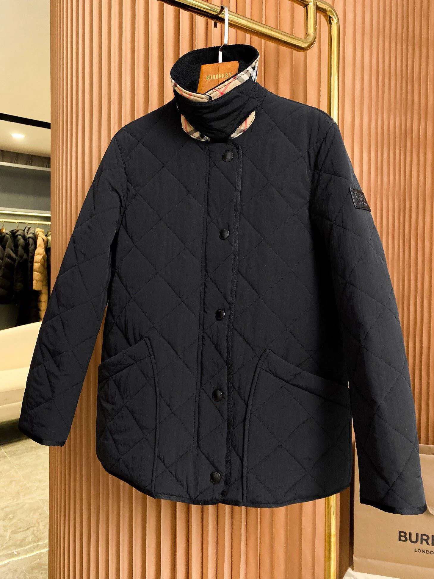 Куртки И Пуховики Женские Burberry 18903182