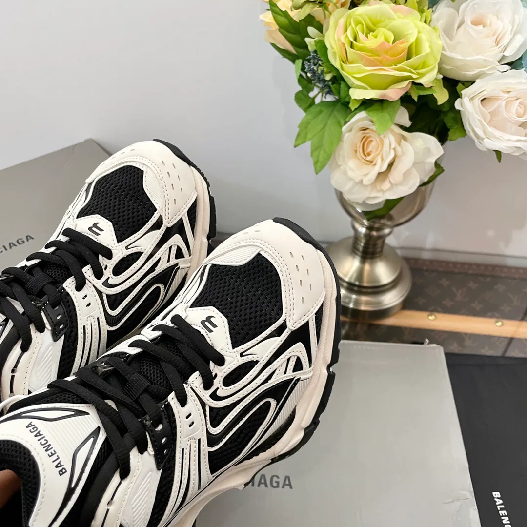 Кроссовки Женские Balenciaga 12656252