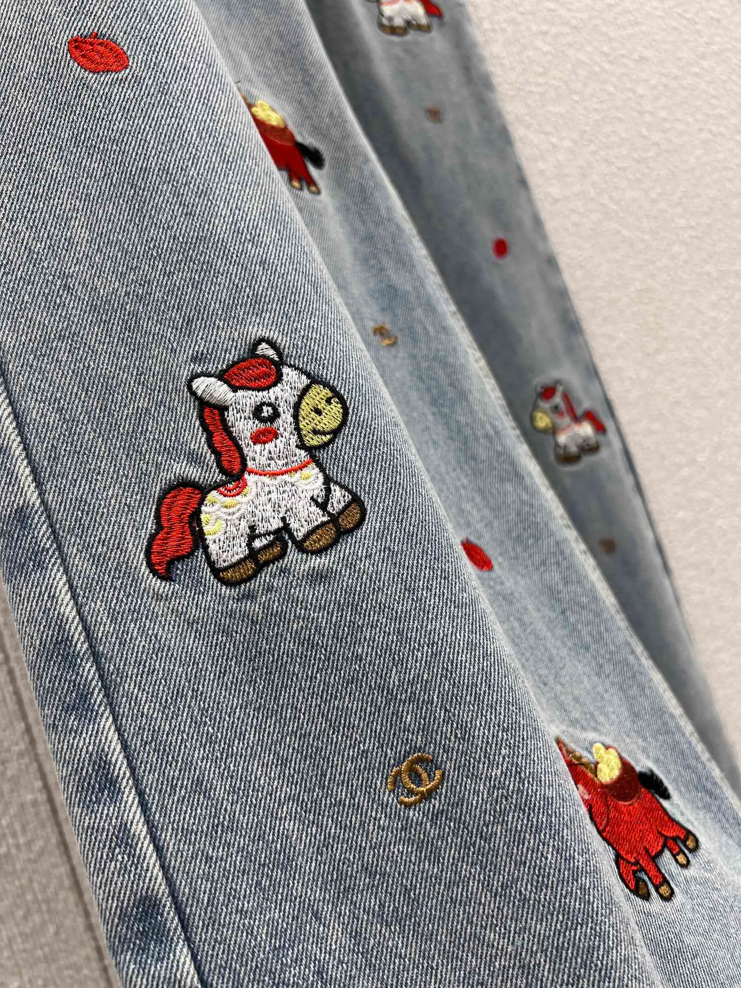 Джинсы Женские Chanel 10430285