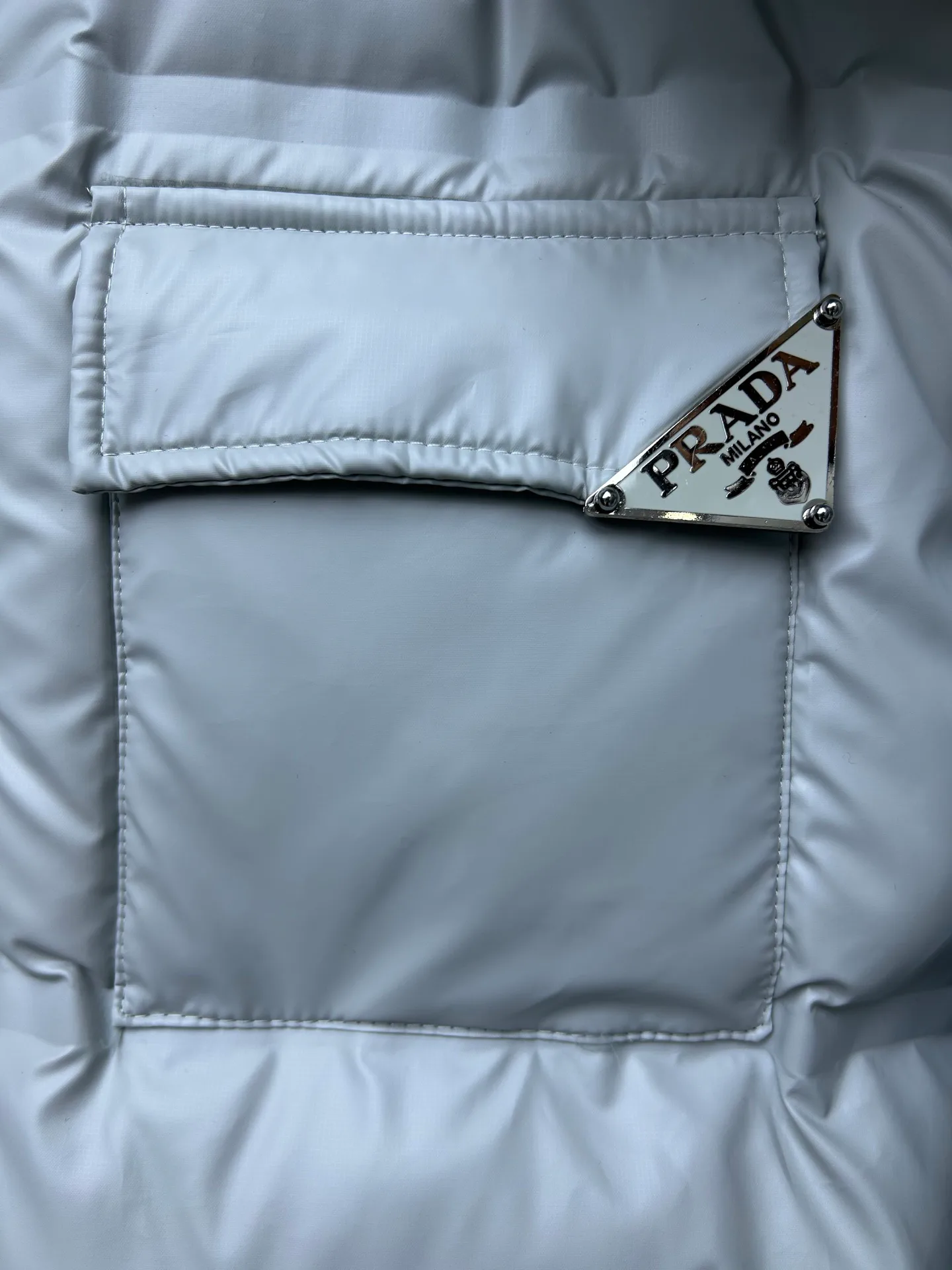 Куртки И Пуховики Женские Prada 17932054