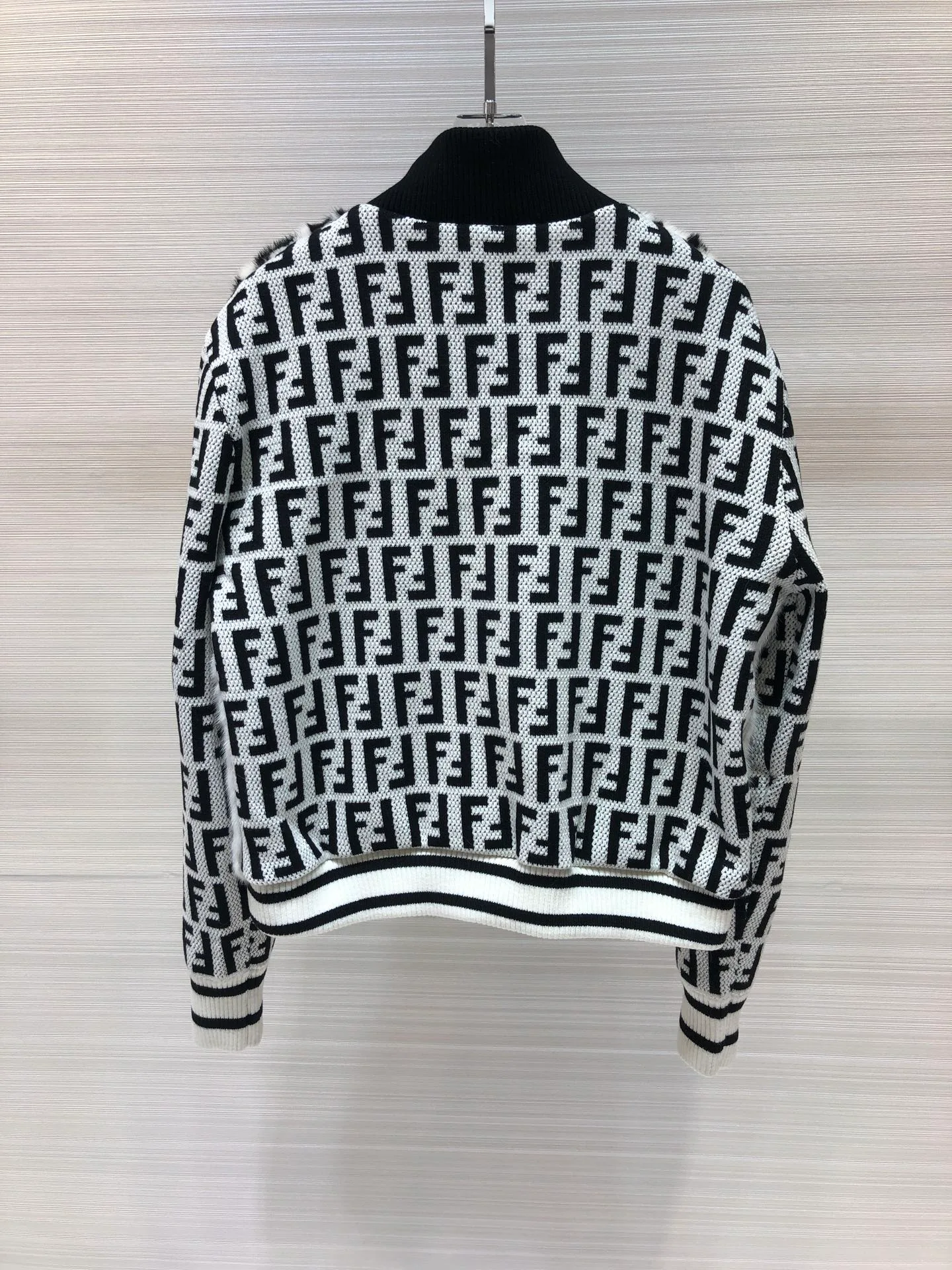 Куртки И Пуховики Женские Fendi 785681