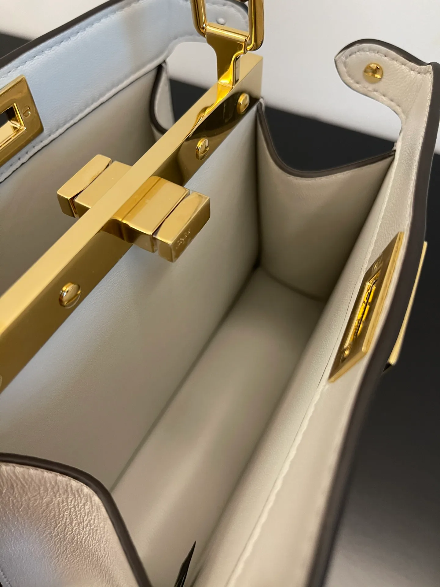 Классические Сумки Женские Fendi 13234489