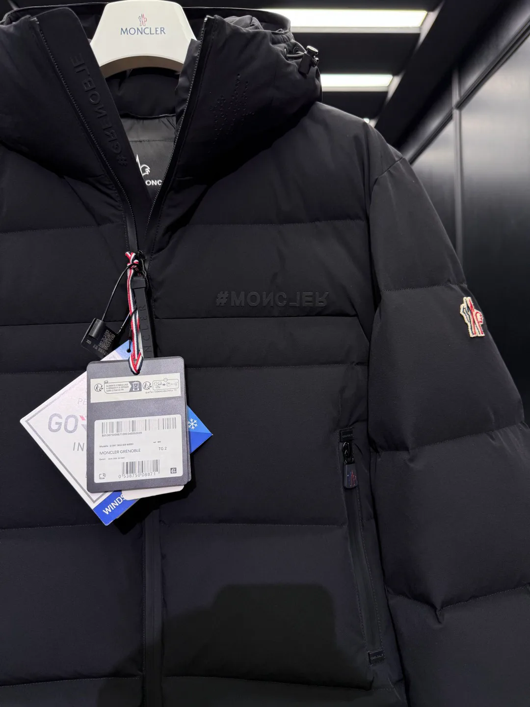 Куртки И Пуховики Мужские Moncler 135374