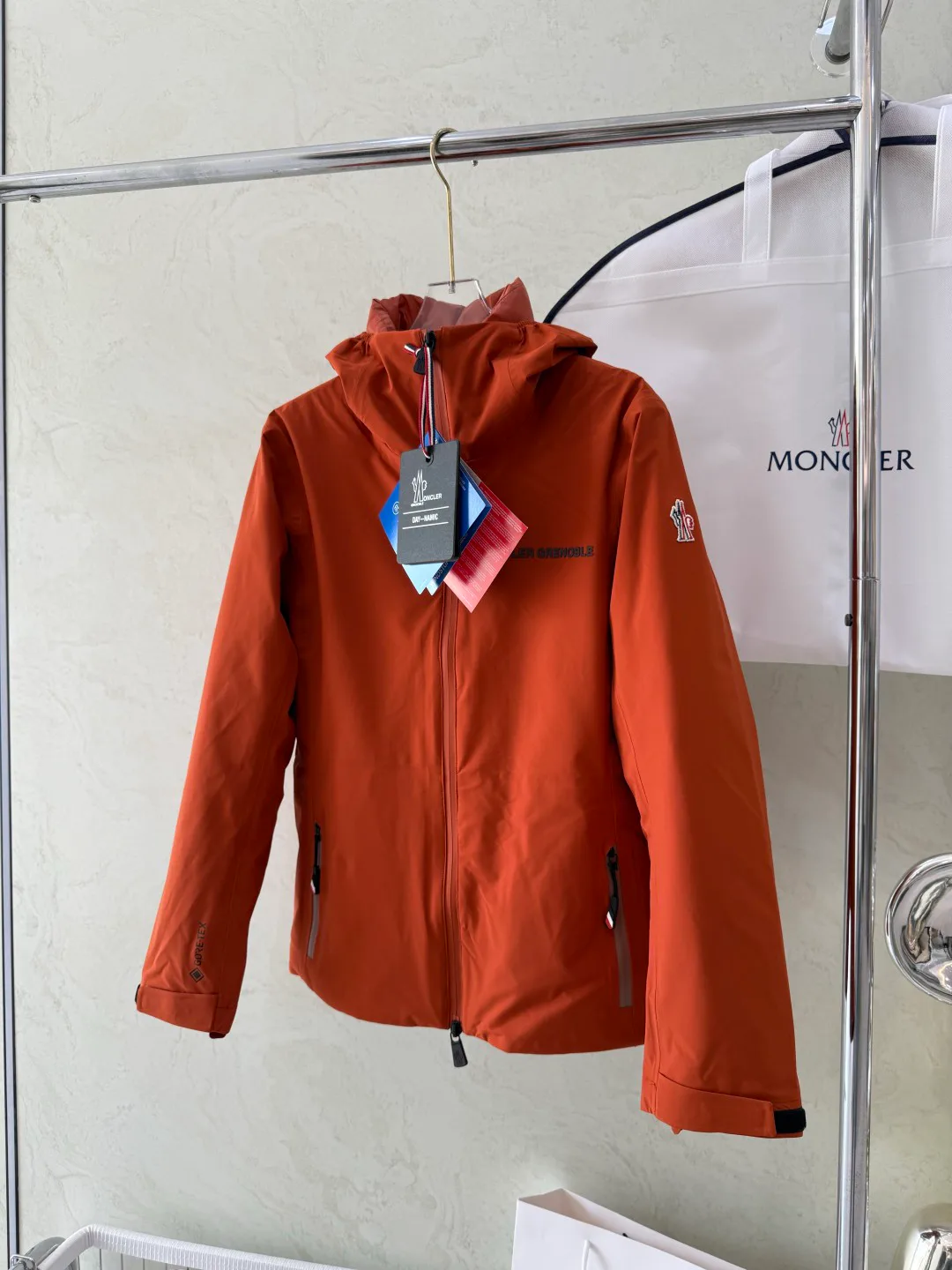 Куртки И Пуховики Женские Moncler 18043545