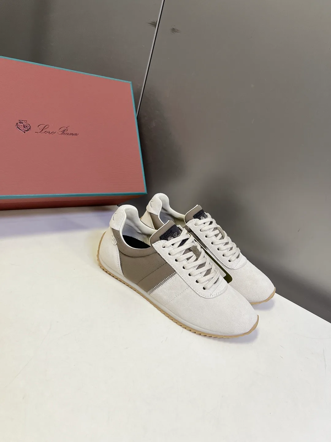 Кроссовки Женские Loro Piana 17449336