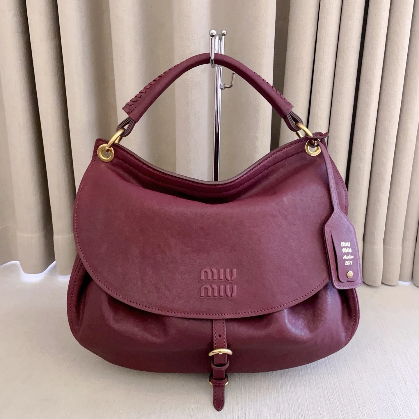 Классические Сумки Женские Miu Miu 18105775
