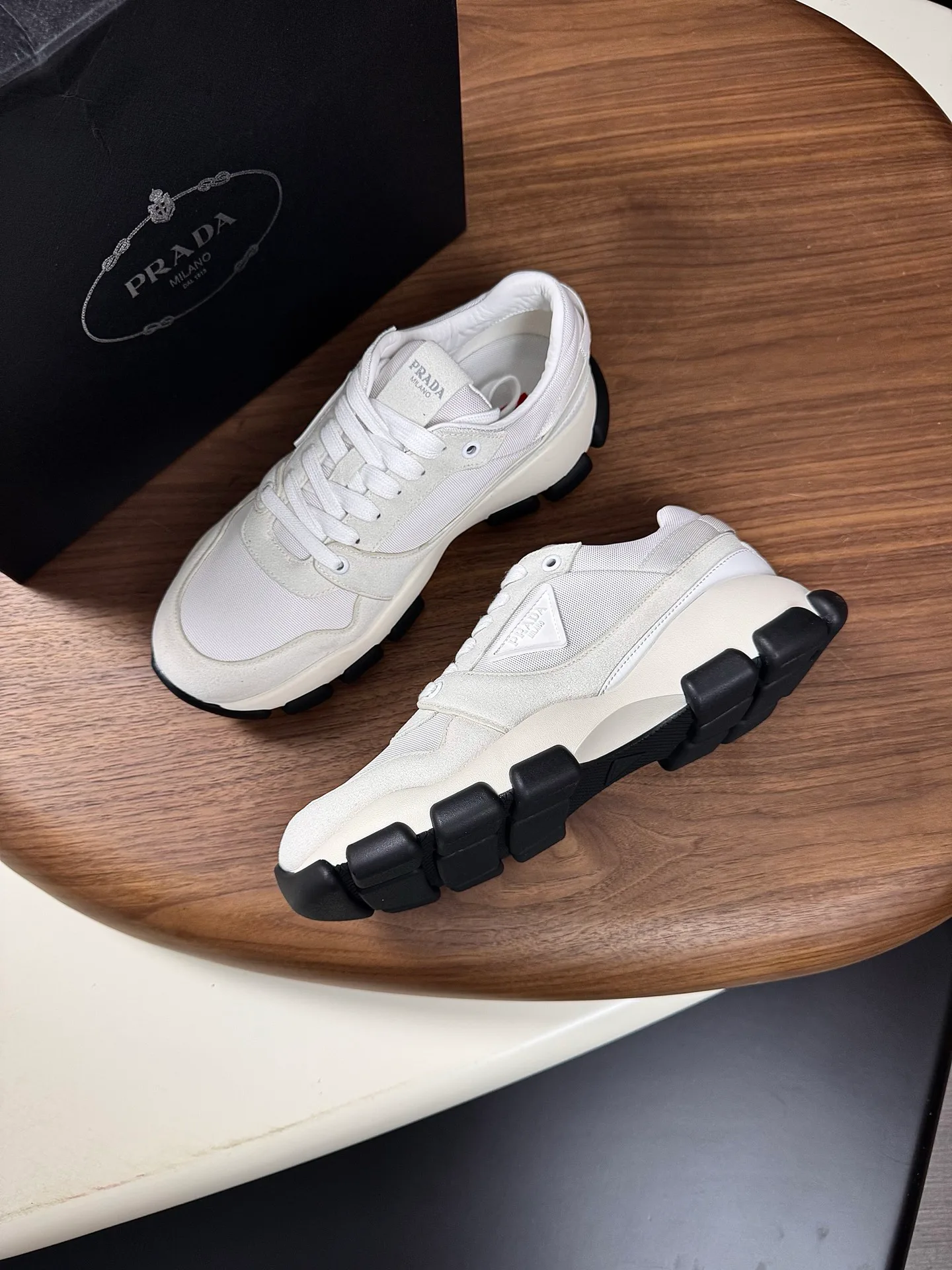 Кроссовки Мужские Prada 18880514