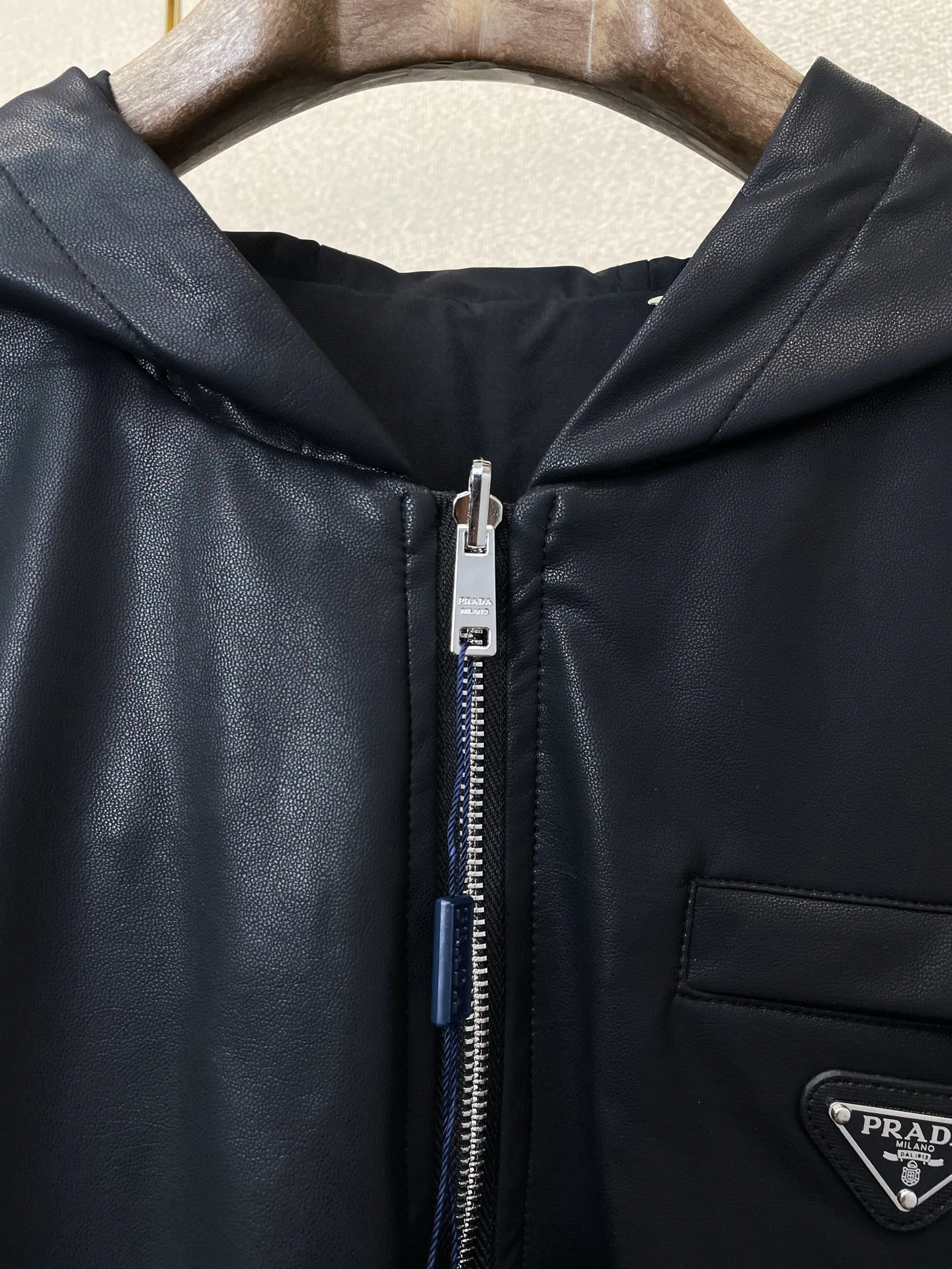 Кожаные Куртки И Дублёнки Мужские Prada 11523356