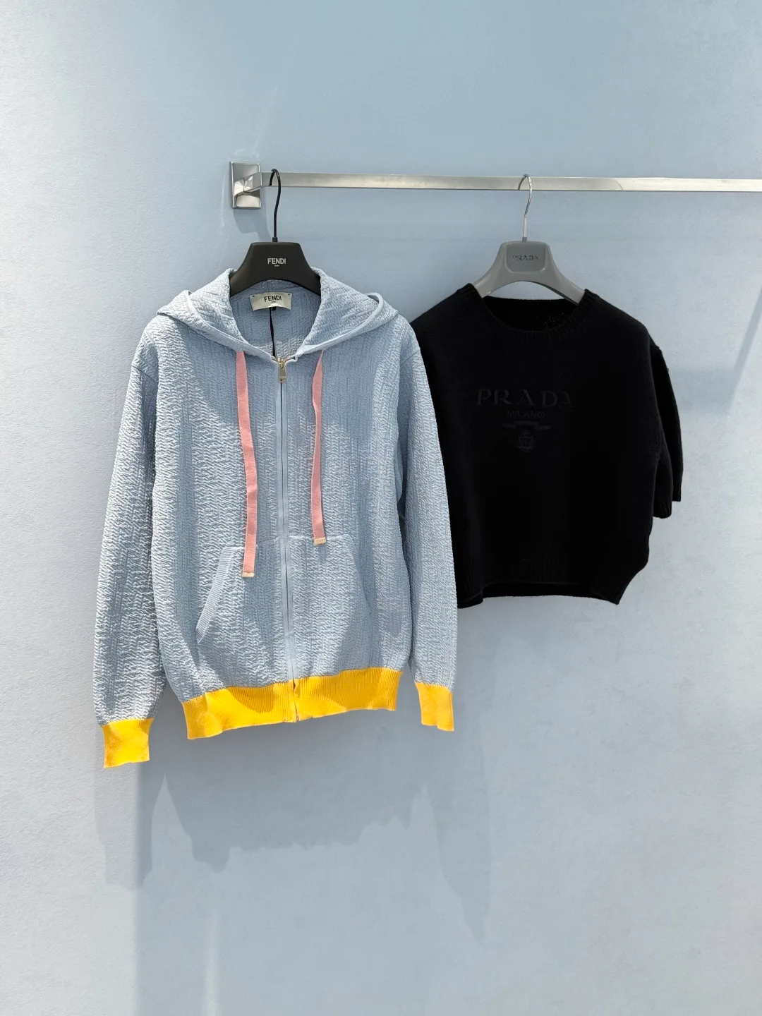 Куртки И Пуховики Женские Fendi 11663793