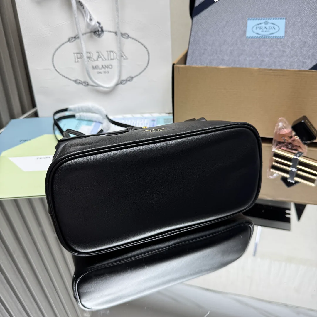 Классические Сумки Женские Prada 11565724