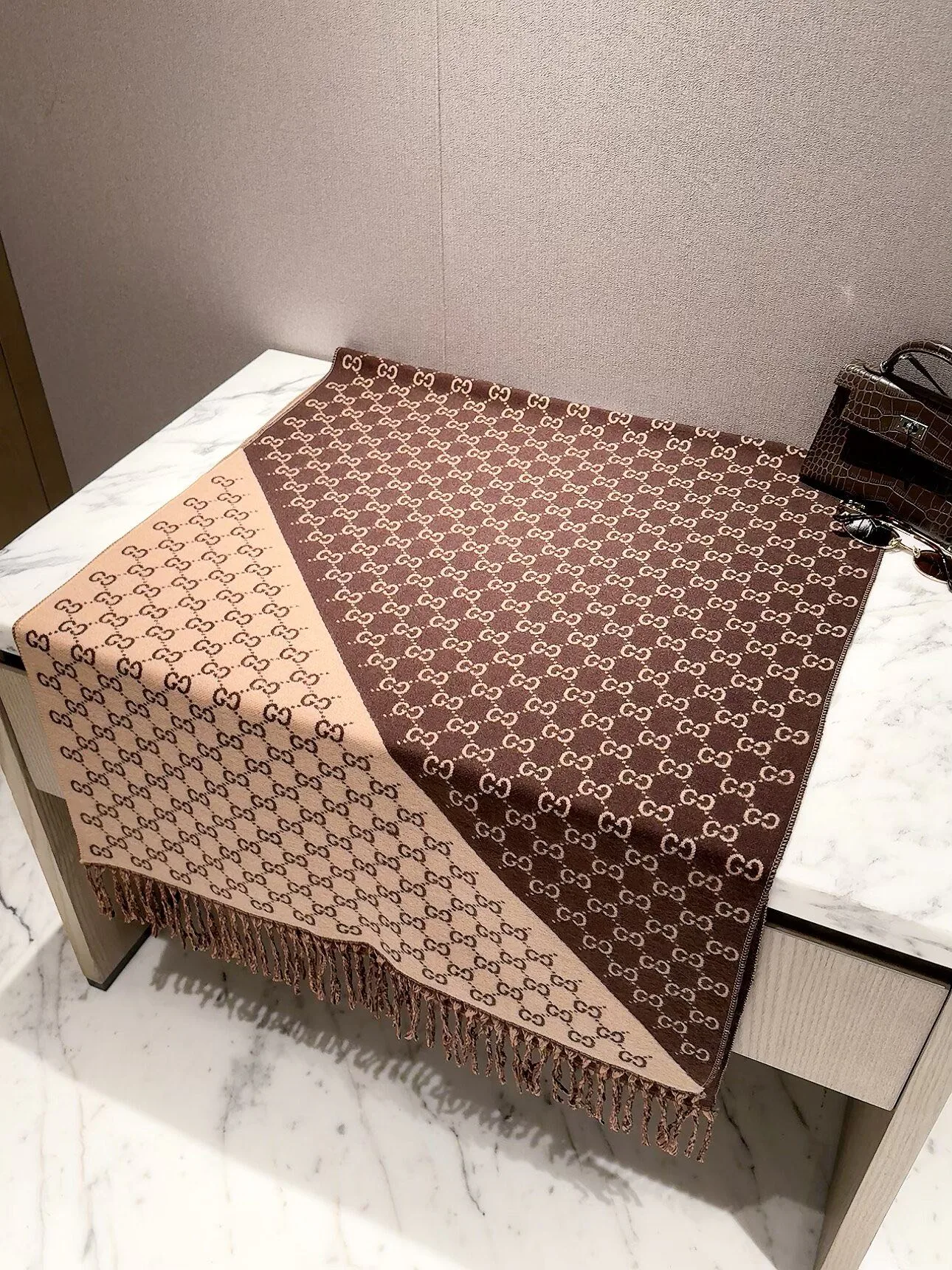Шарфы Gucci 18322642