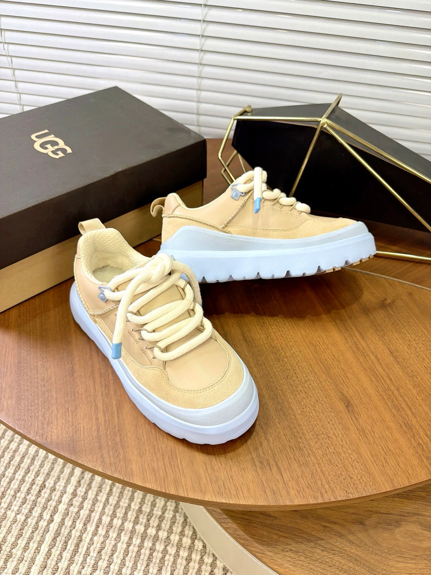 Кроссовки Женские Ugg 19690068