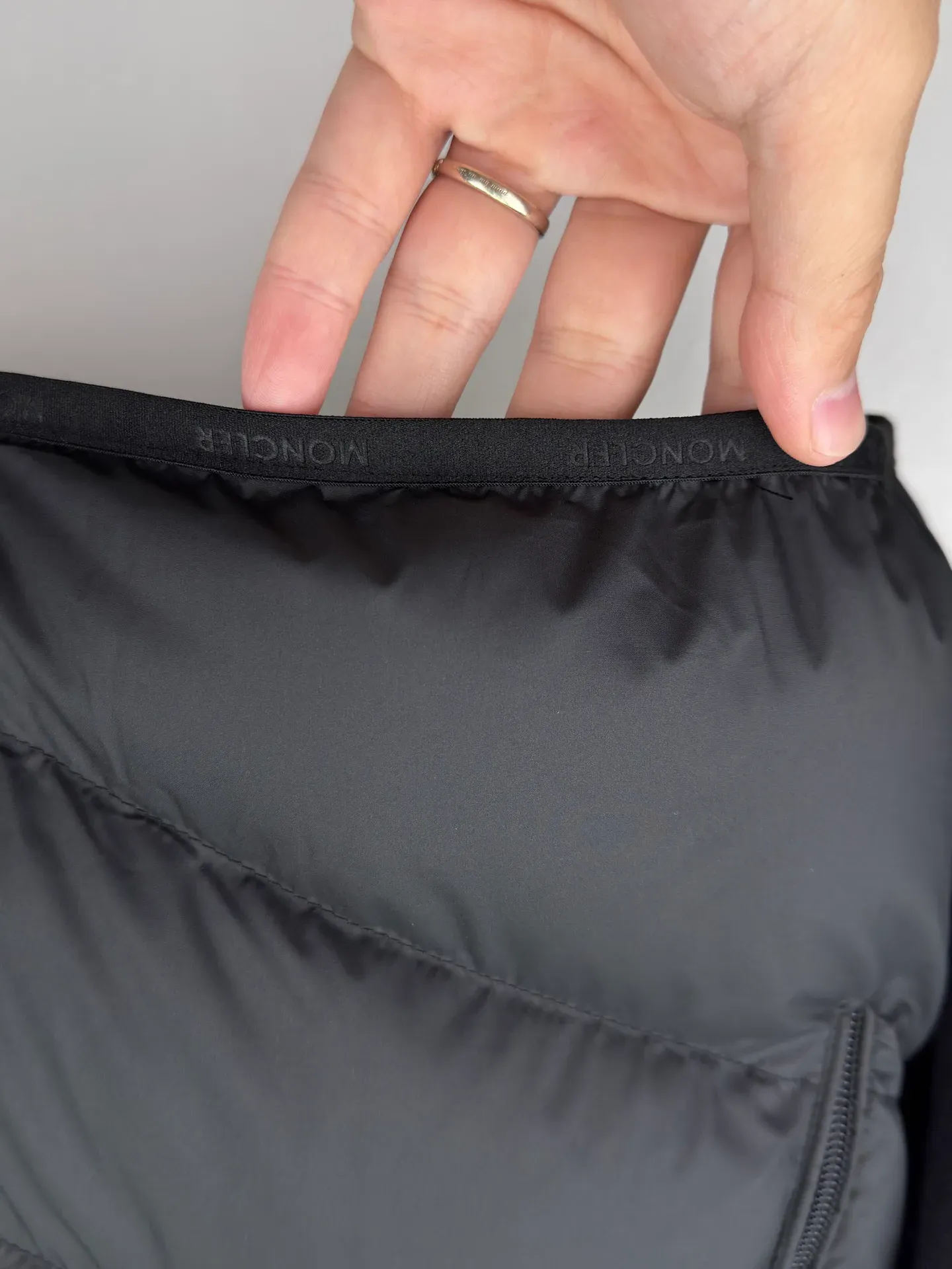 Куртки И Пуховики Мужские Moncler 181908