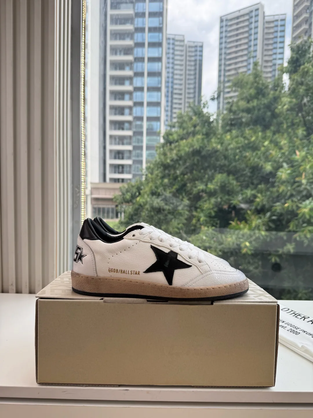 Кроссовки Женские Golden Goose 18801051
