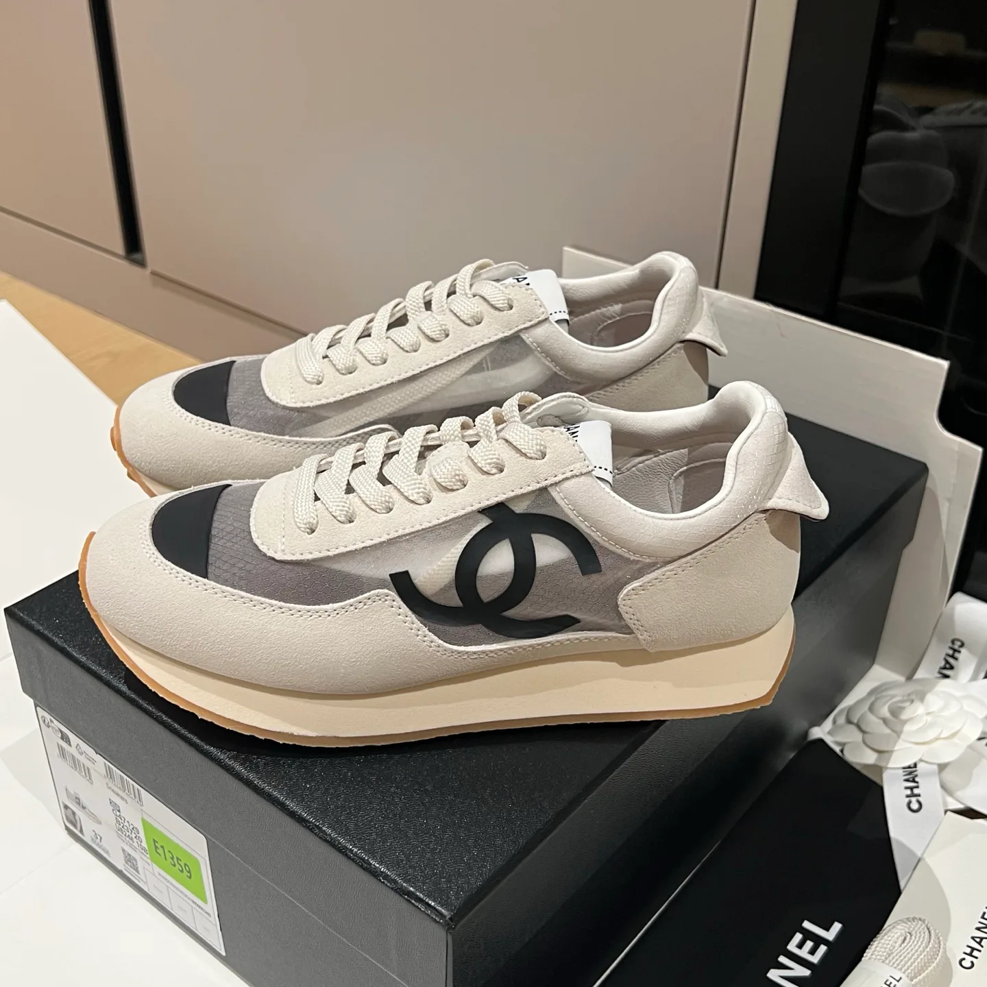 Кроссовки Женские Chanel 11750373