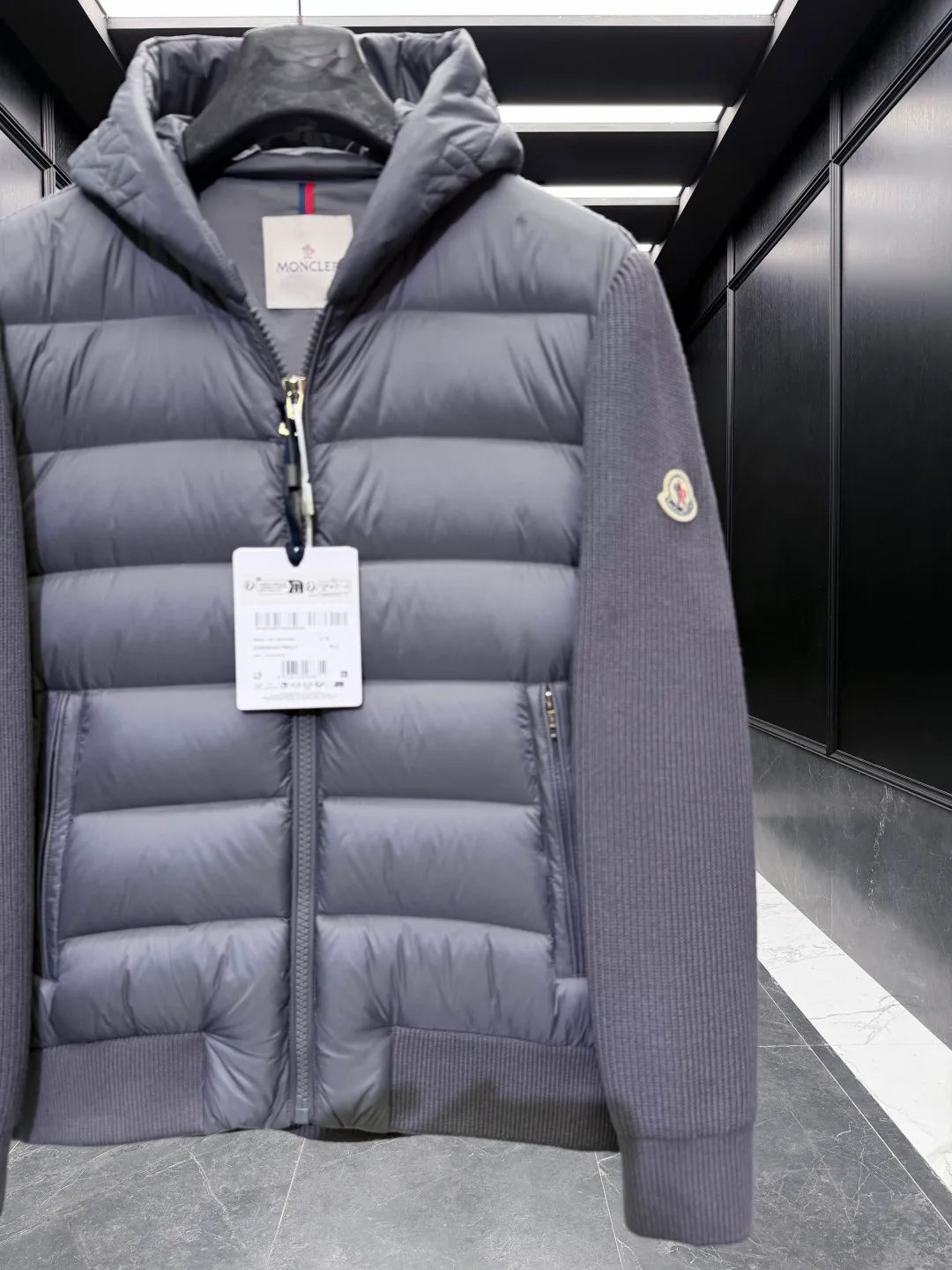 Куртки И Пуховики Мужские Moncler 18184549