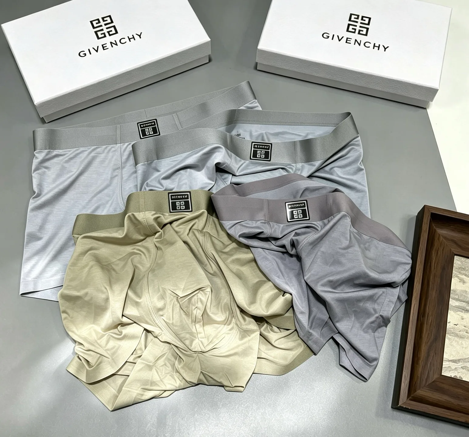 Шорты Мужские Givenchy 18097536