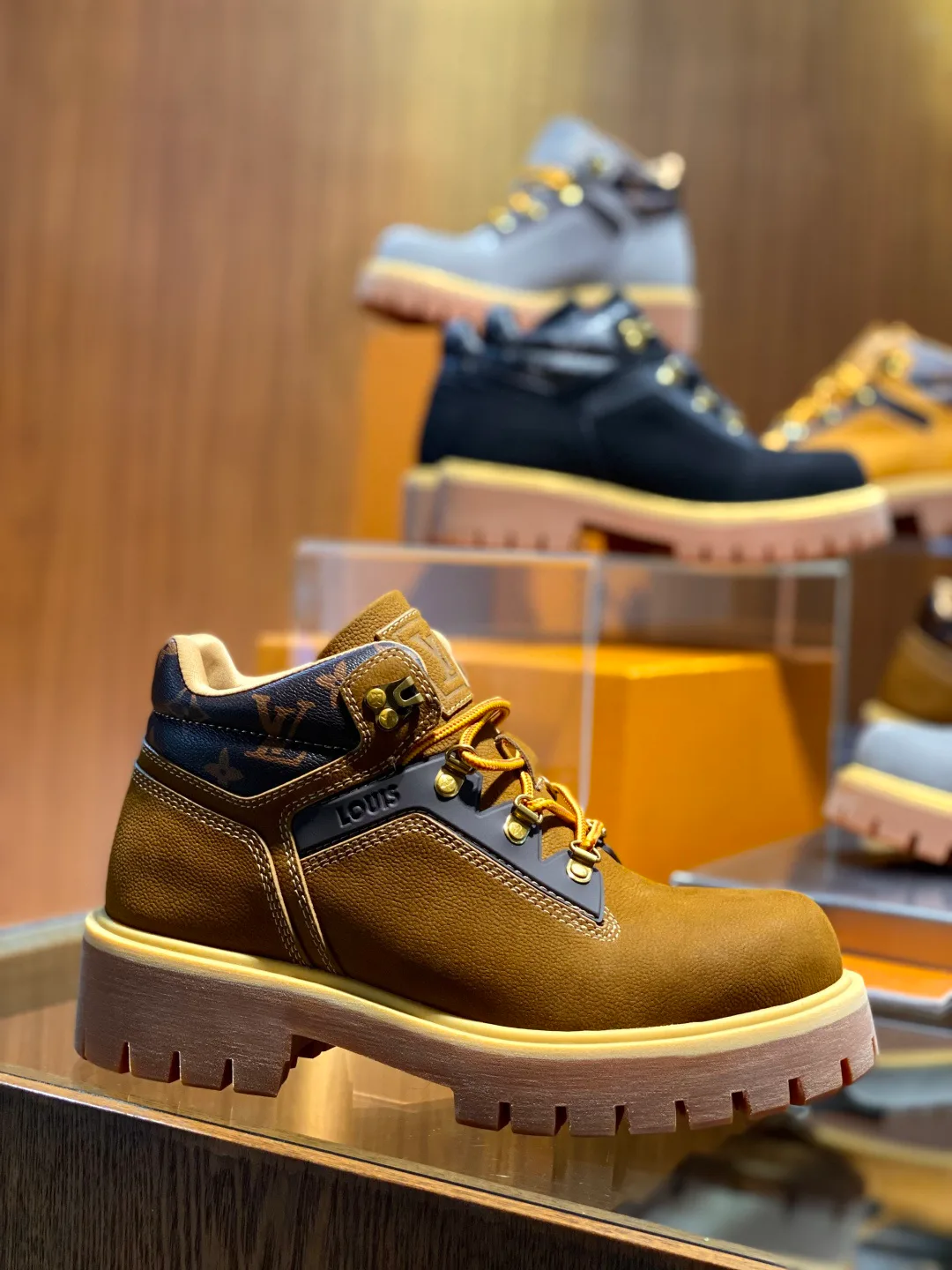 Ботинки Мужские Louis Vuitton 18363479