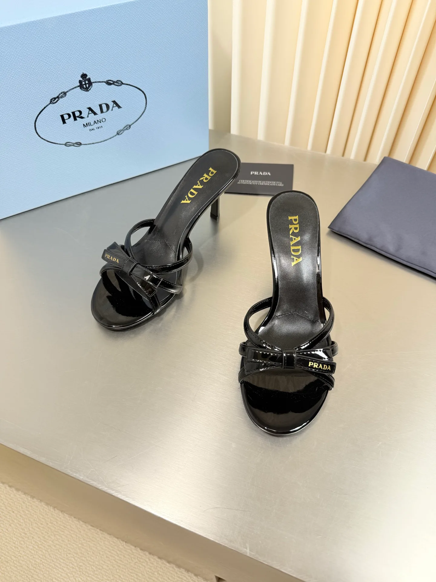 Босоножки Женские Prada 18083095