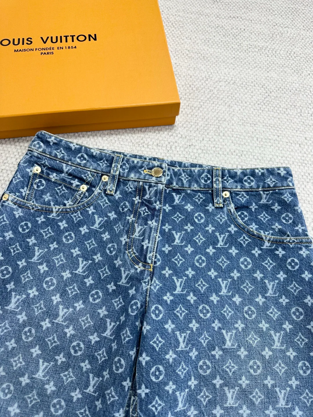 Джинсы Женские Louis Vuitton 4627540