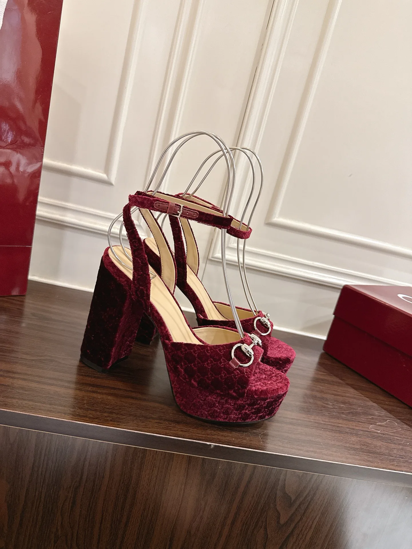 Босоножки Женские Gucci 1770529