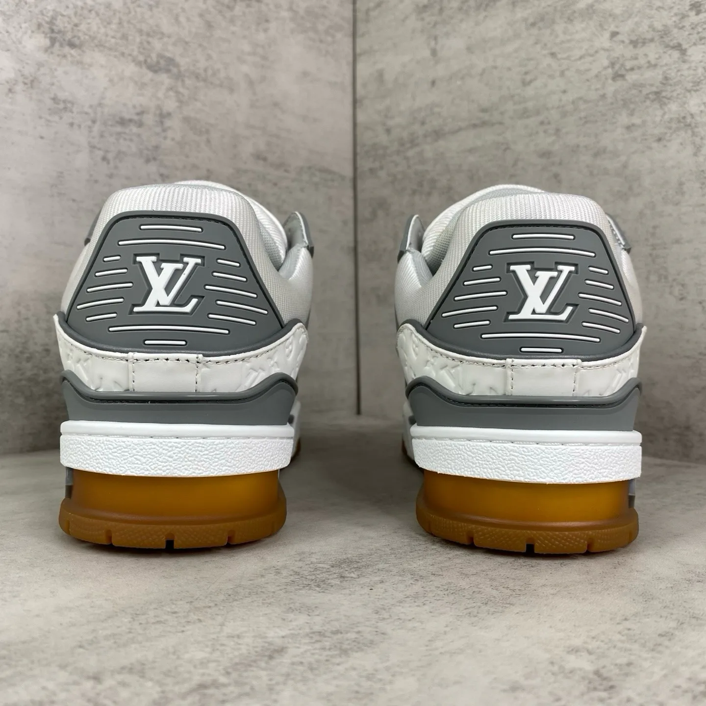 Кроссовки Женские Louis Vuitton 18810889