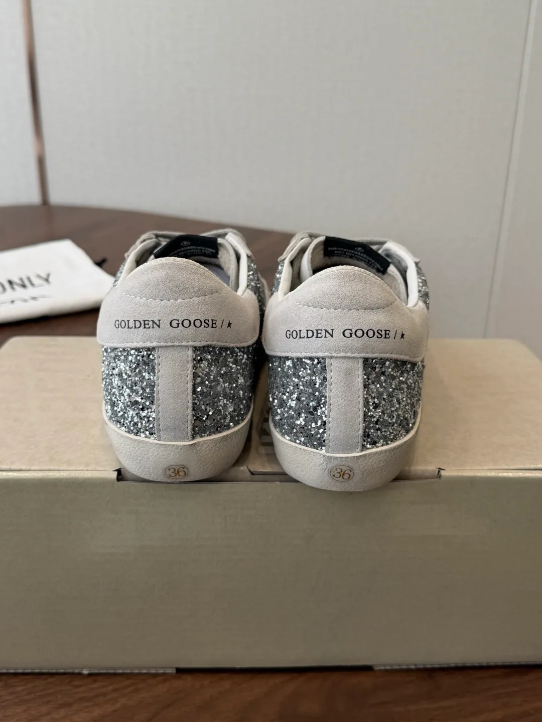 Кроссовки Мужские Golden Goose 19039058