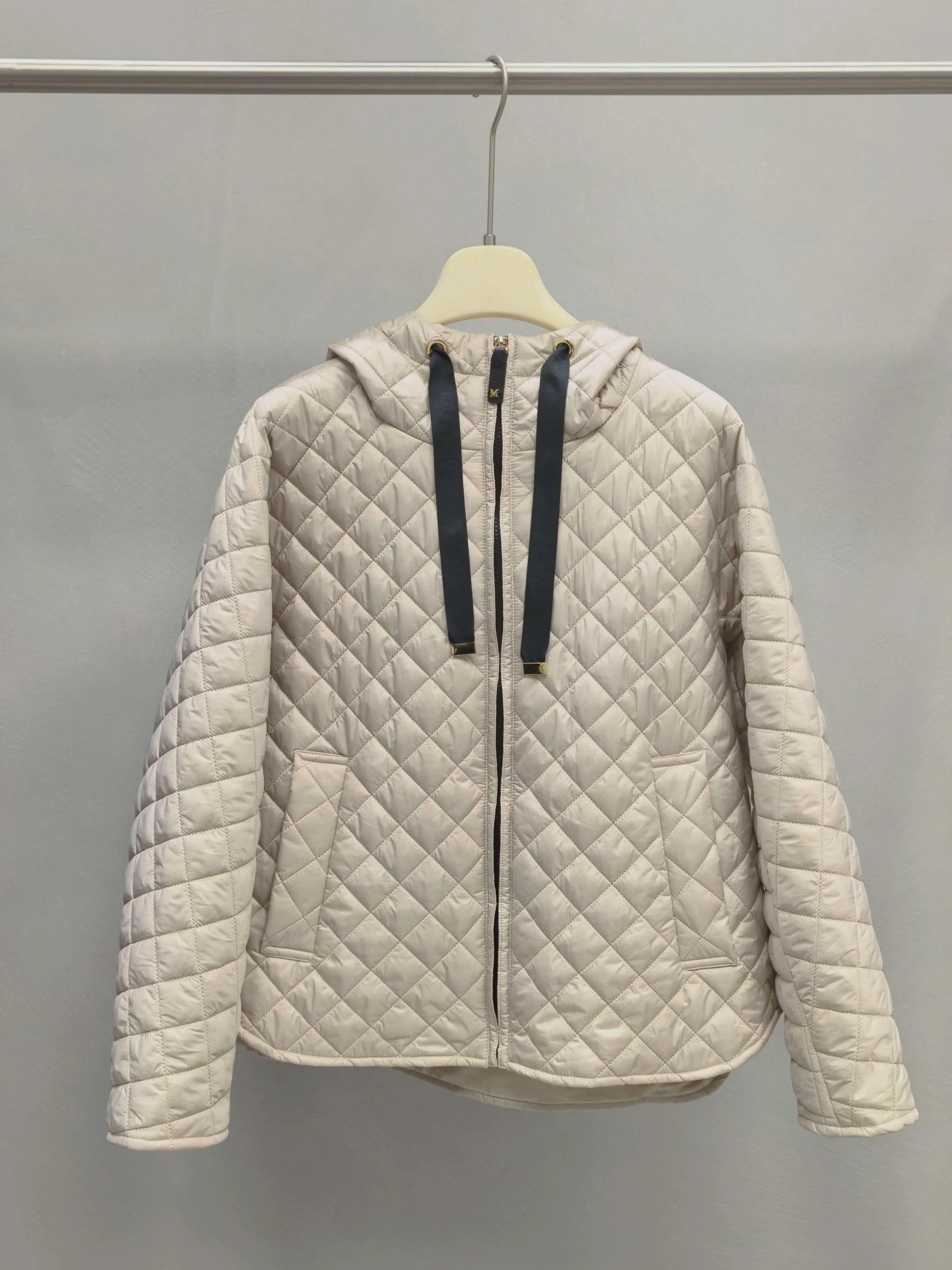 Куртки И Пуховики Женские Max Mara 18829069