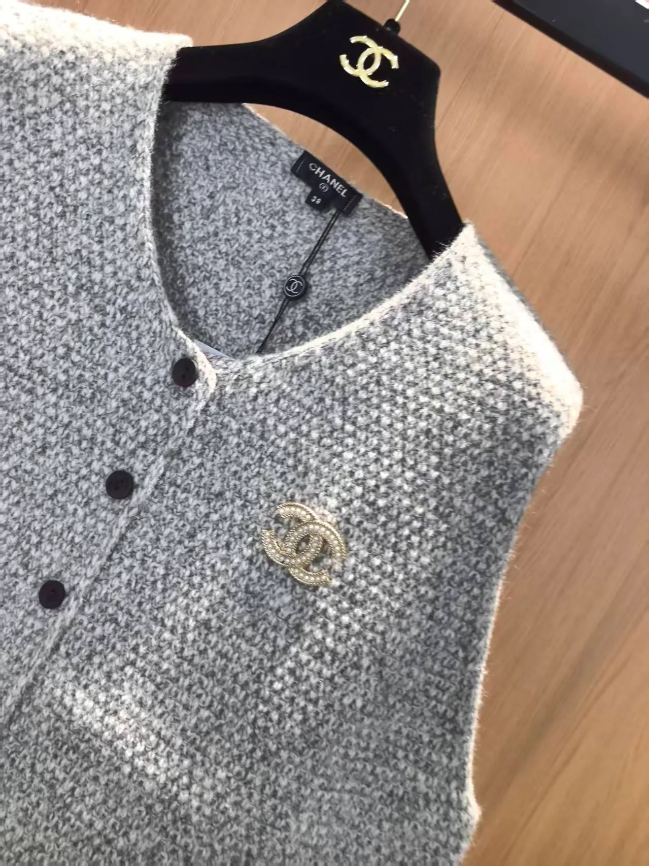 Жилеты Женские Chanel 18138713
