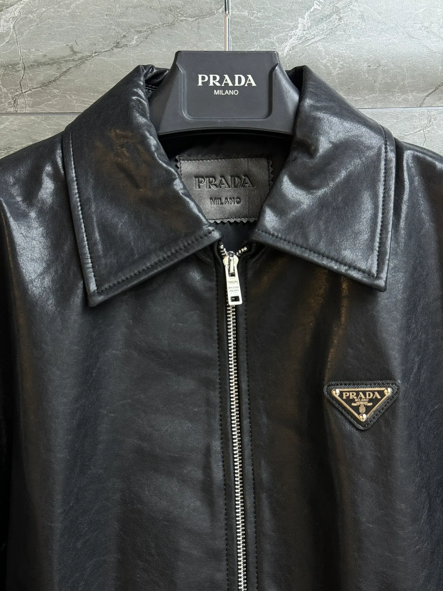 Кожаные Куртки И Дублёнки Женские Prada 1600632