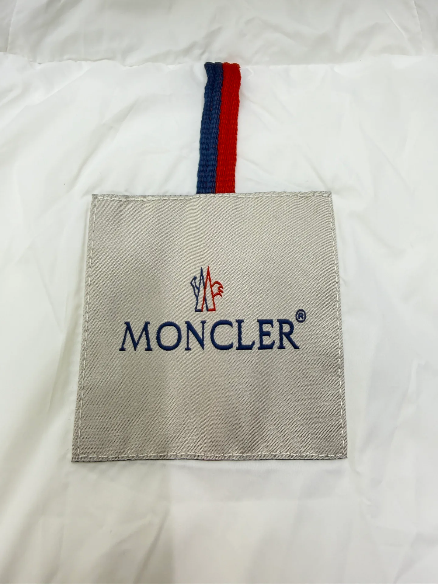 Куртки И Пуховики Женские Moncler 18111721