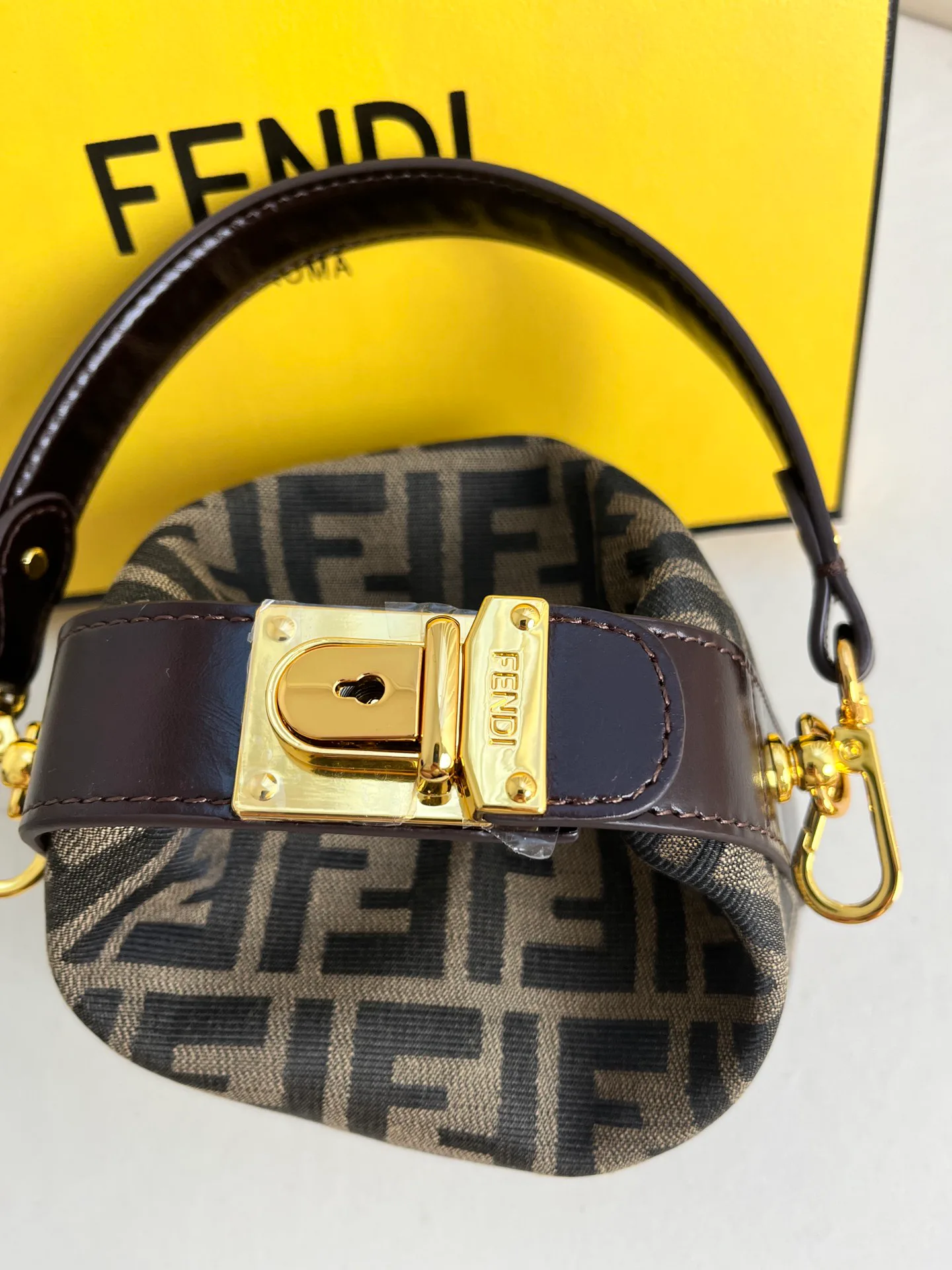 Классические Сумки Женские Fendi 1377454