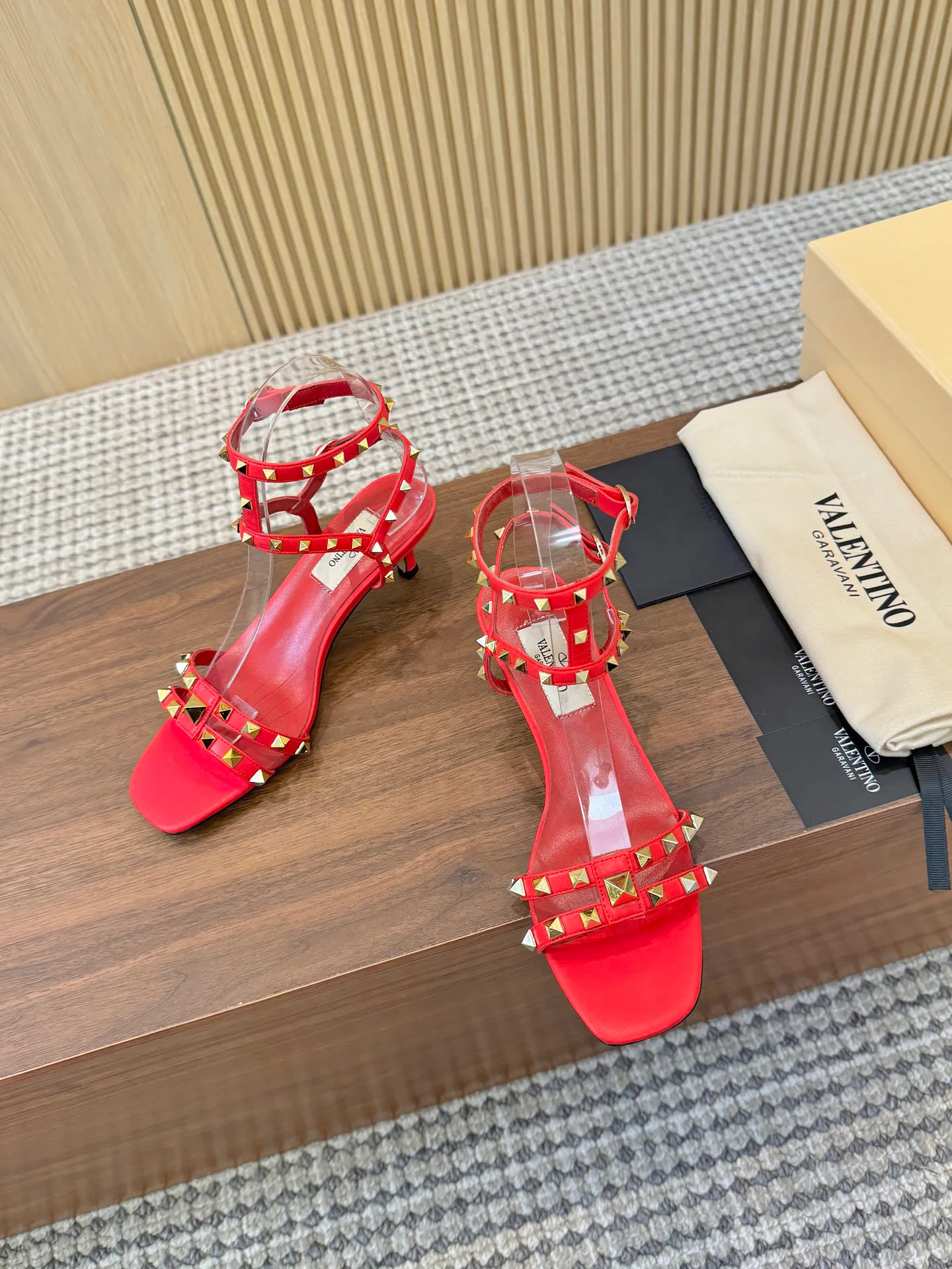 Босоножки Женские Valentino 17411470