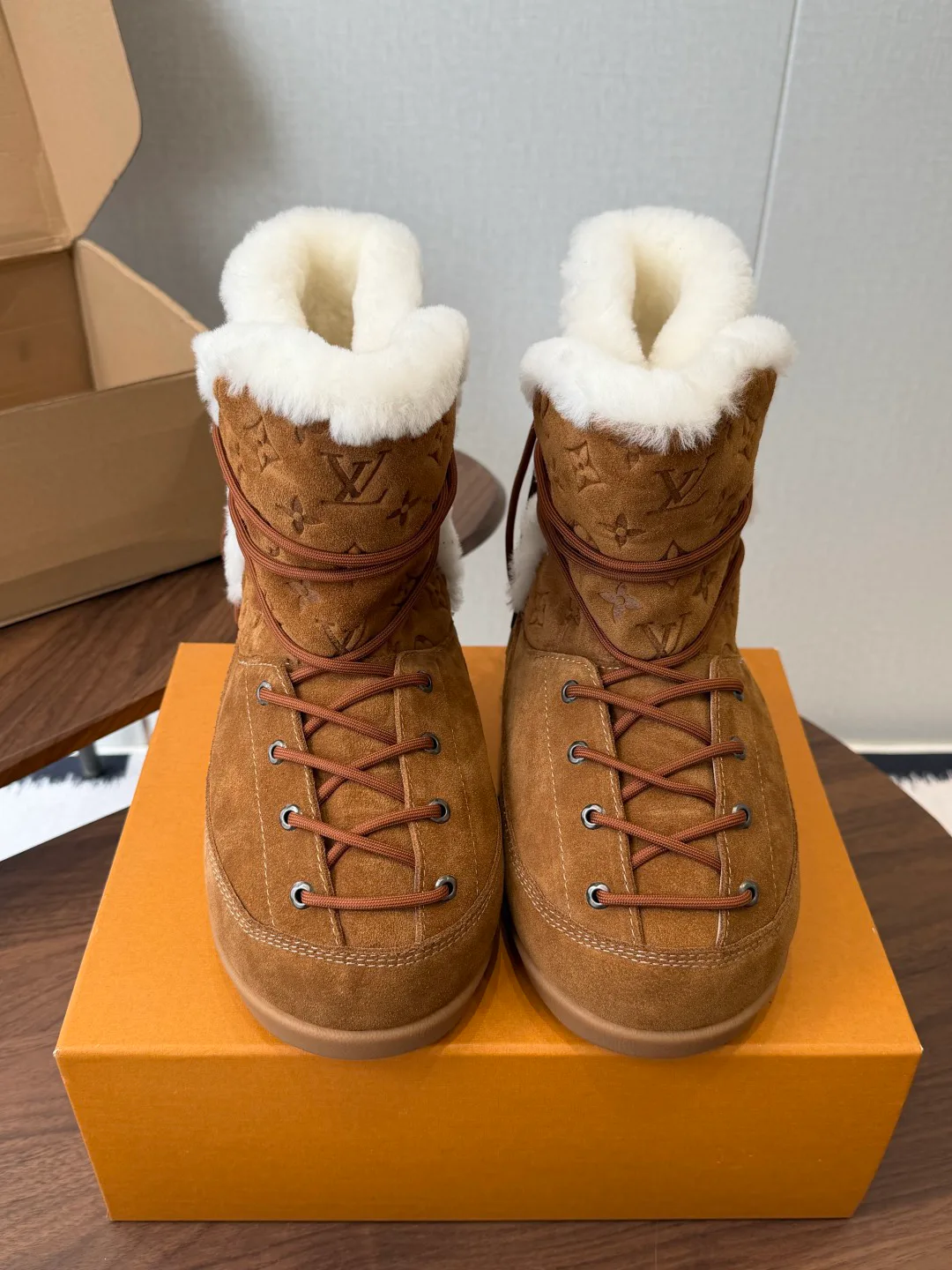 Угги Женские Louis Vuitton 18705370