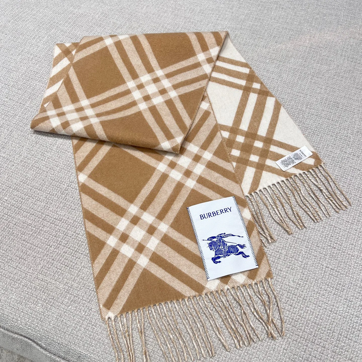 Шарфы Burberry 17945511