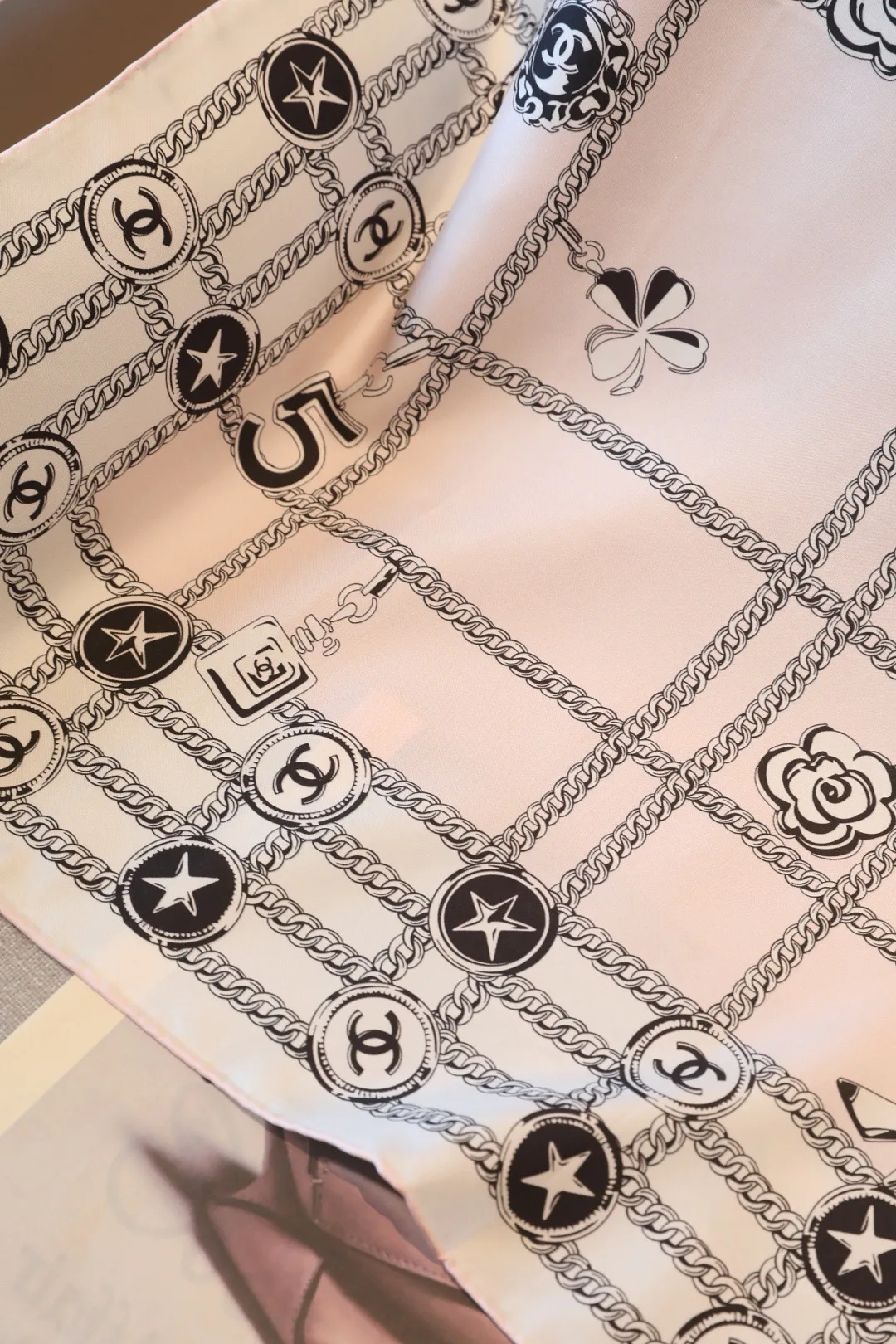 Платки Chanel 11852815