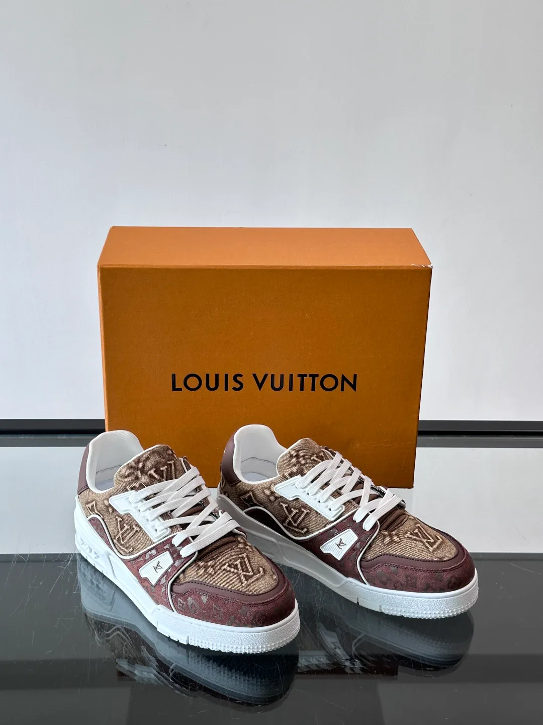 Кроссовки Женские Louis Vuitton 17466868