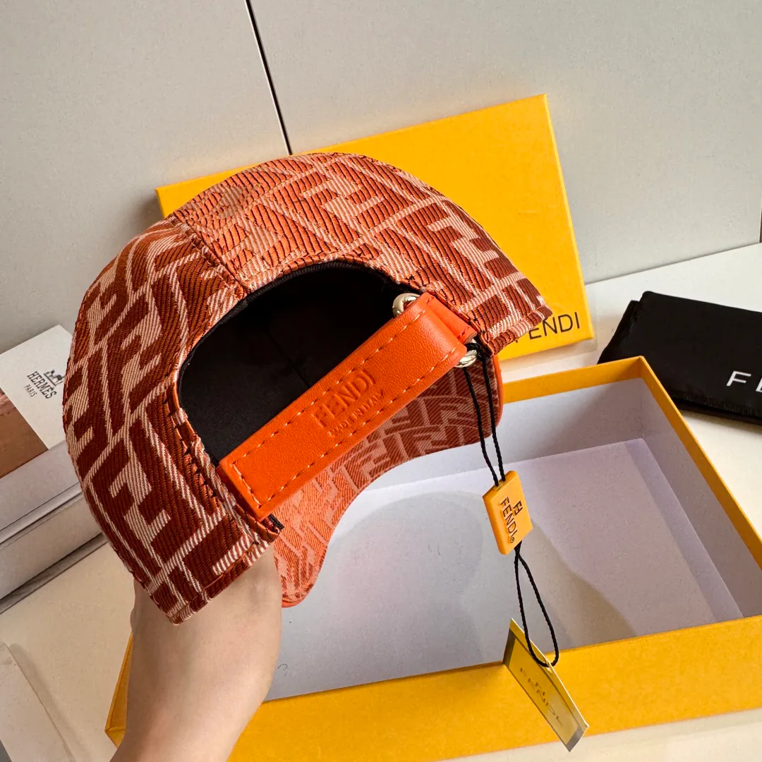 Головные Уборы Fendi 18347034