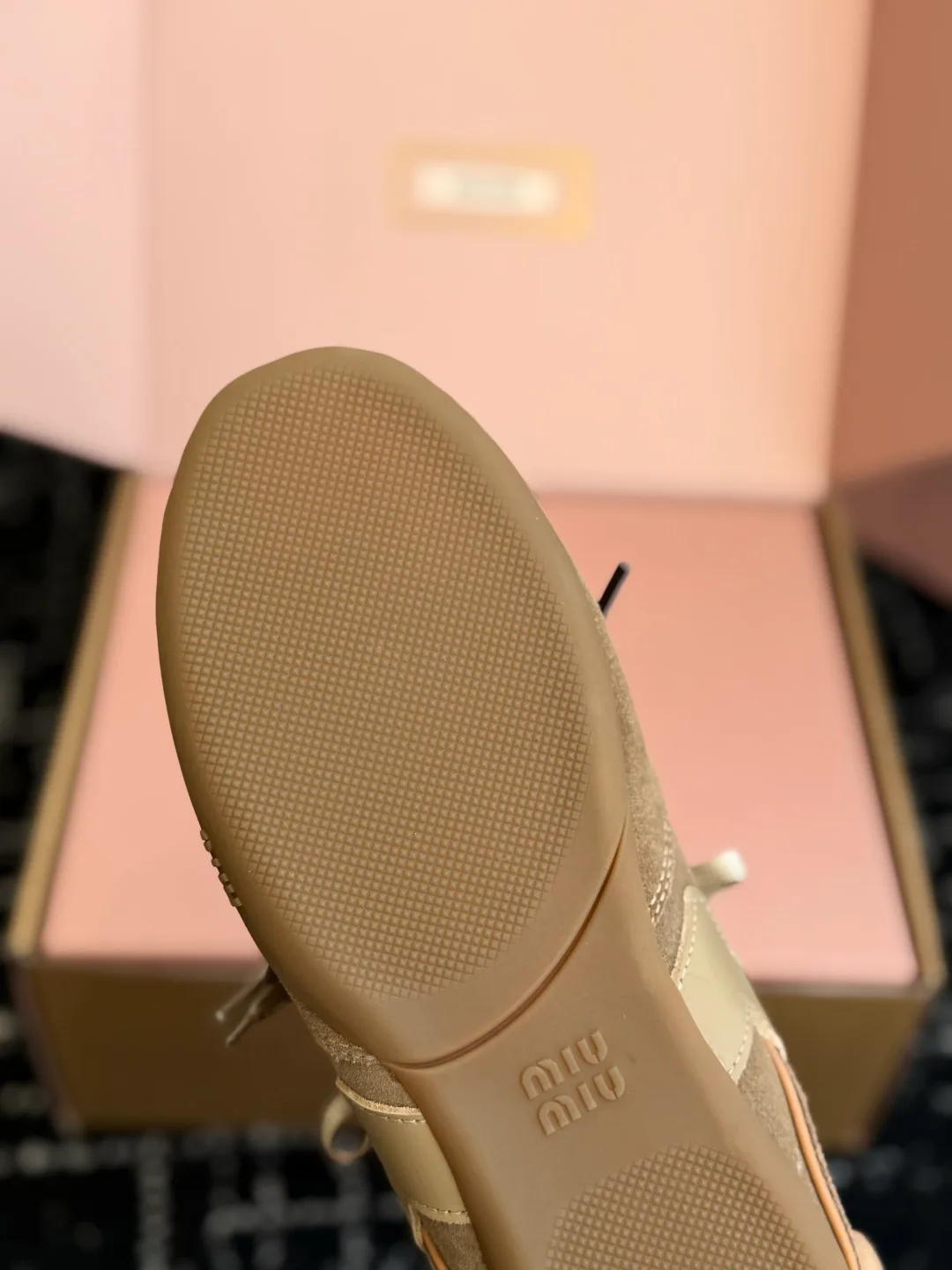Кроссовки Женские Miu Miu 18309205