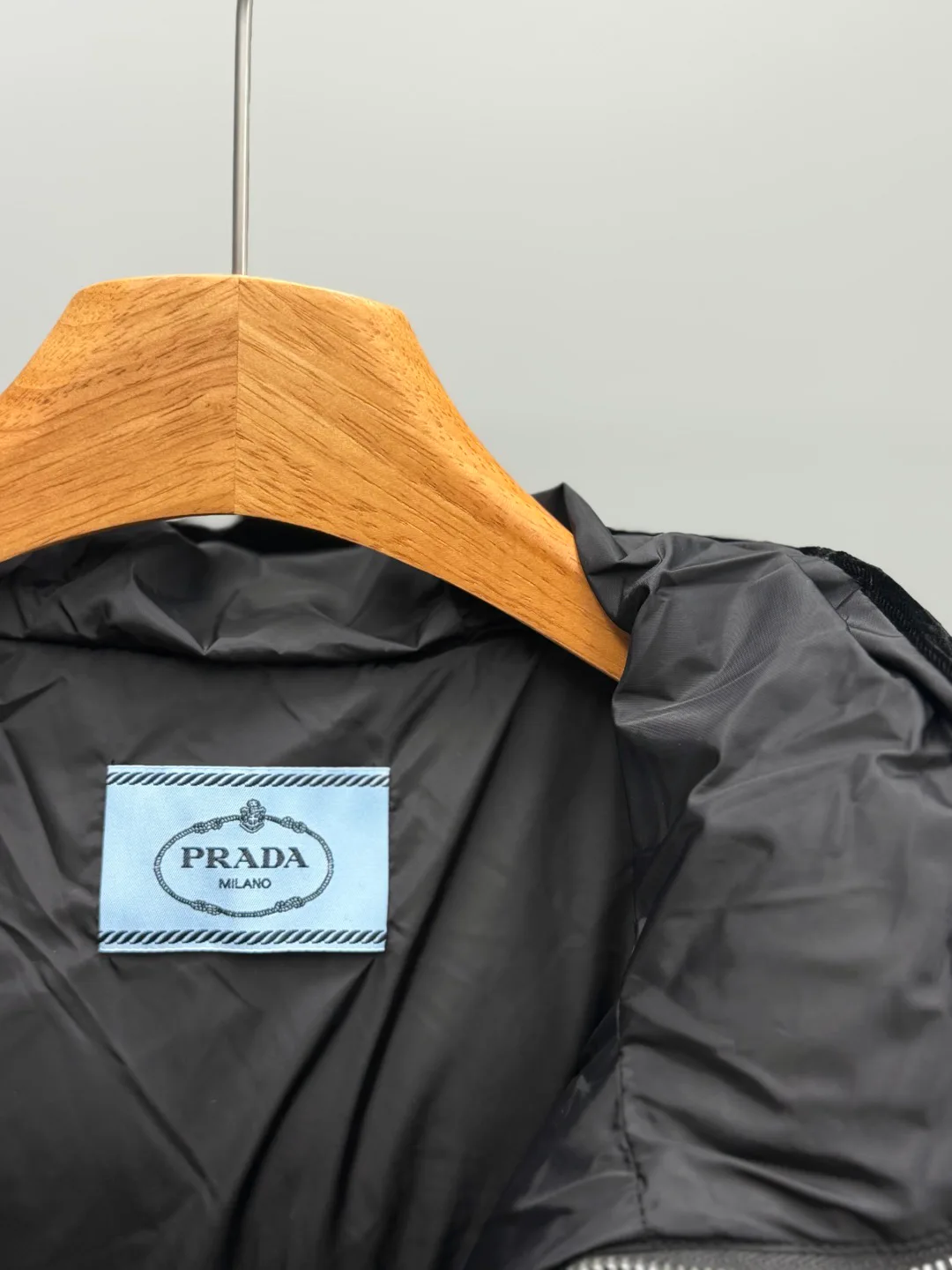 Куртки И Пуховики Женские Prada 18111149