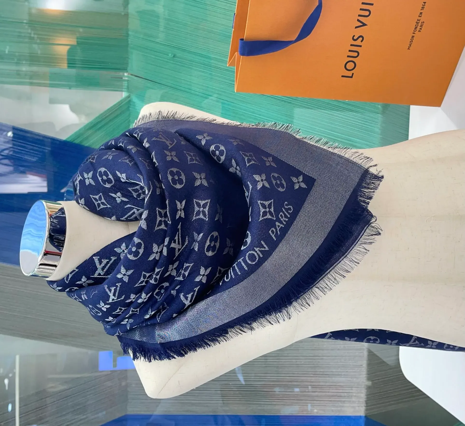 Шарфы Louis Vuitton 74368