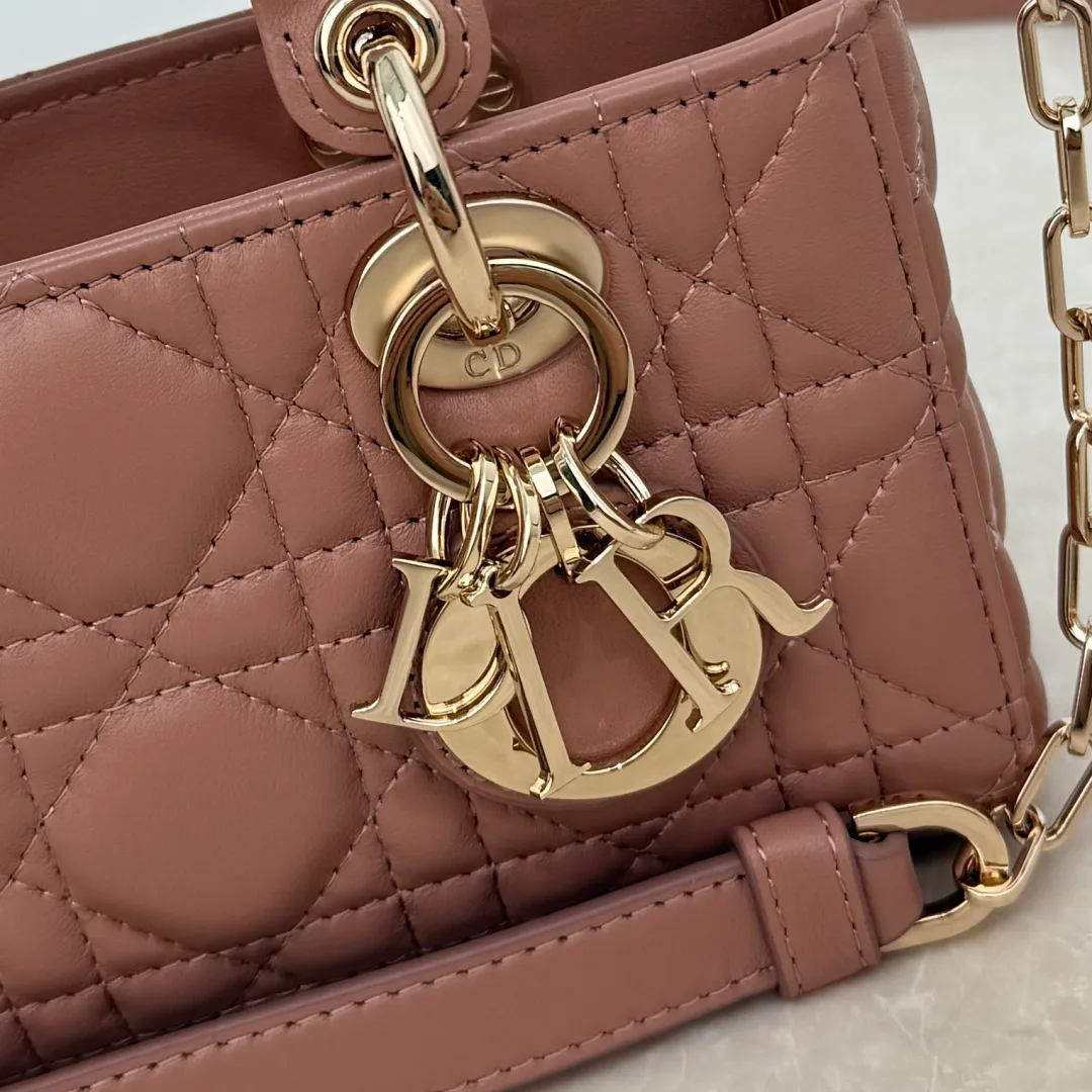 Классические Сумки Женские Christian Dior 18187868
