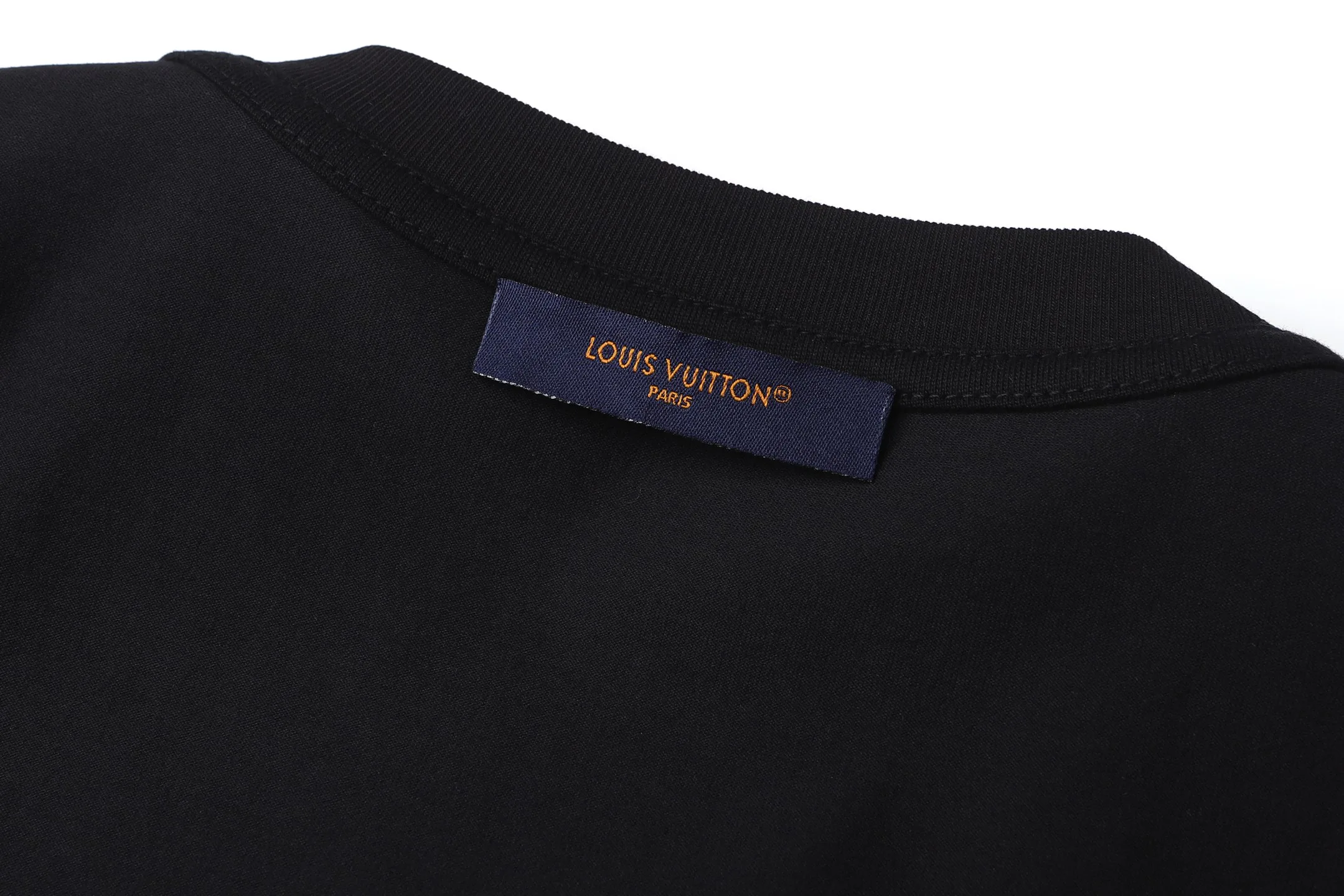 Футболки Женские Louis Vuitton 13367885