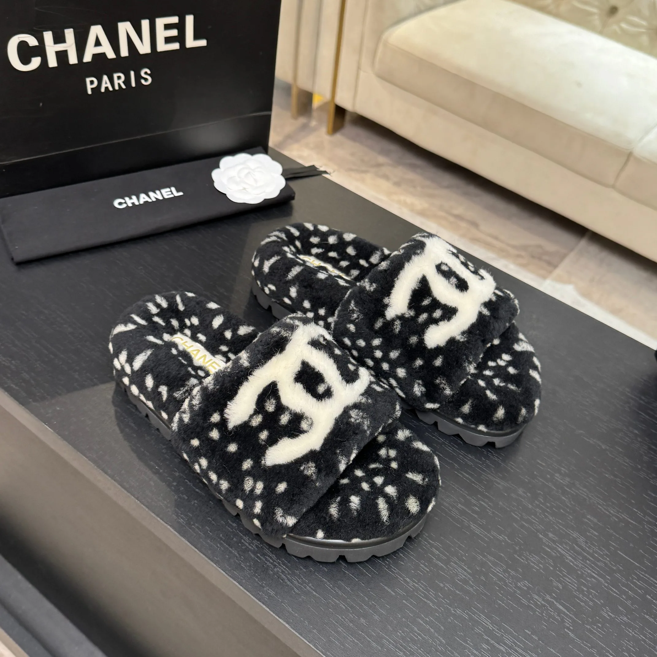 Тапочки Женские Chanel 18062758