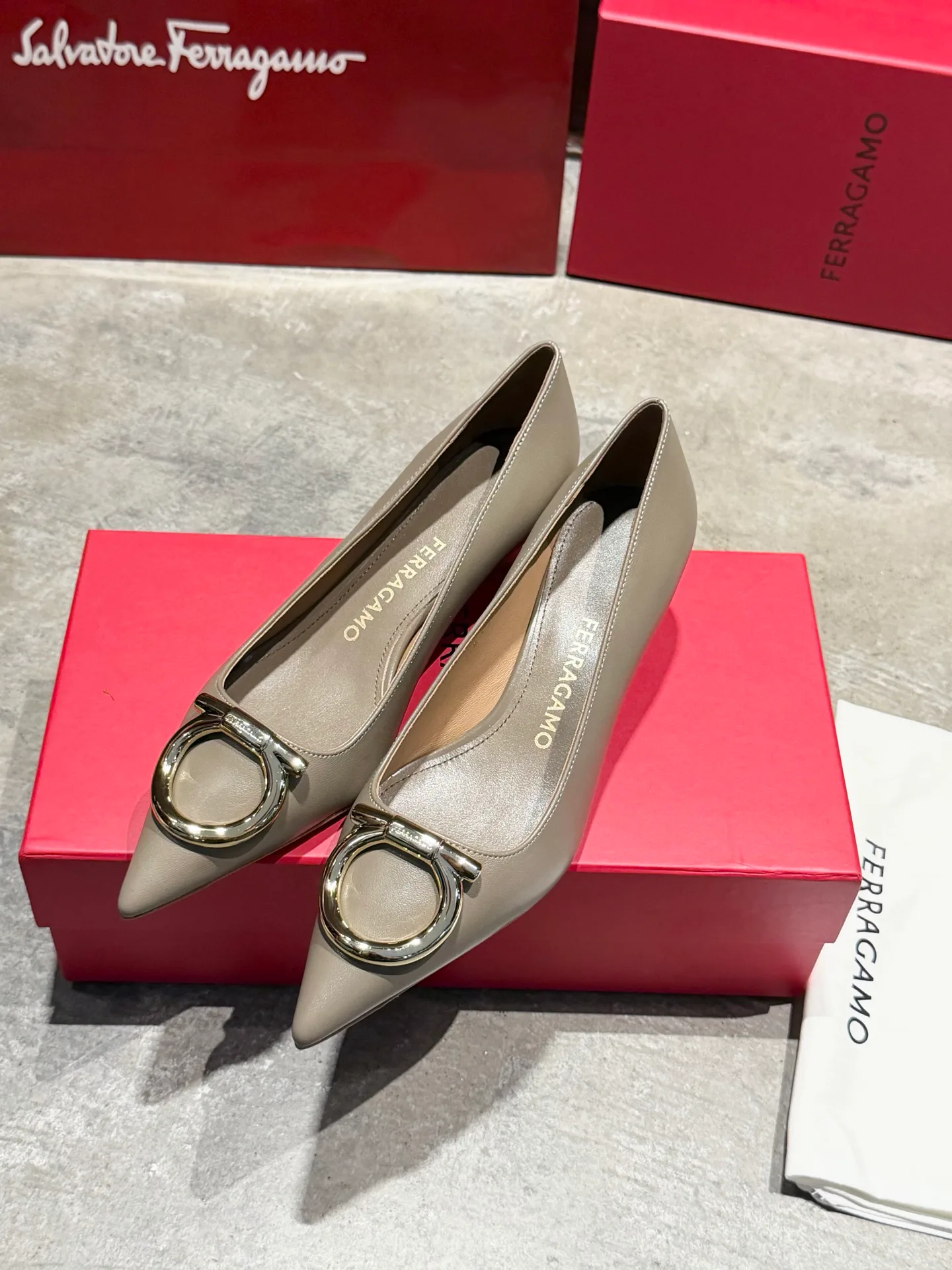 Туфли Женские Salvatore Ferragamo 17897963