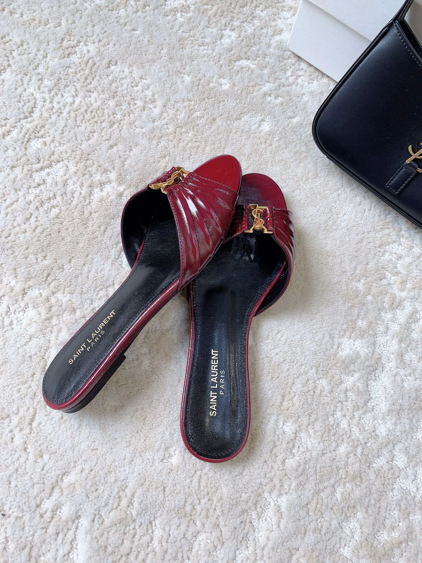 Шлепанцы Женские Saint Laurent 13565777