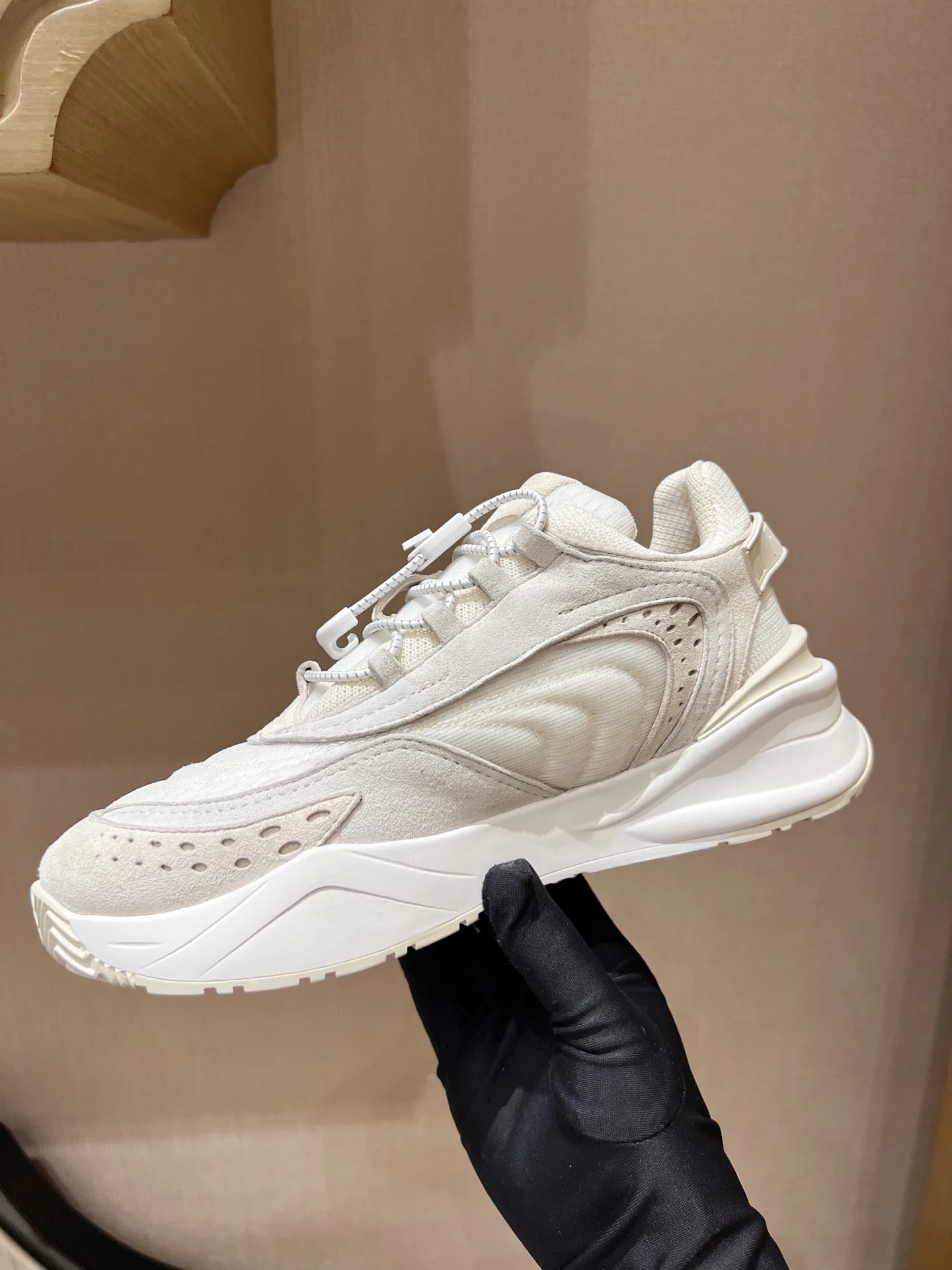 Кроссовки Женские Fendi 11275734
