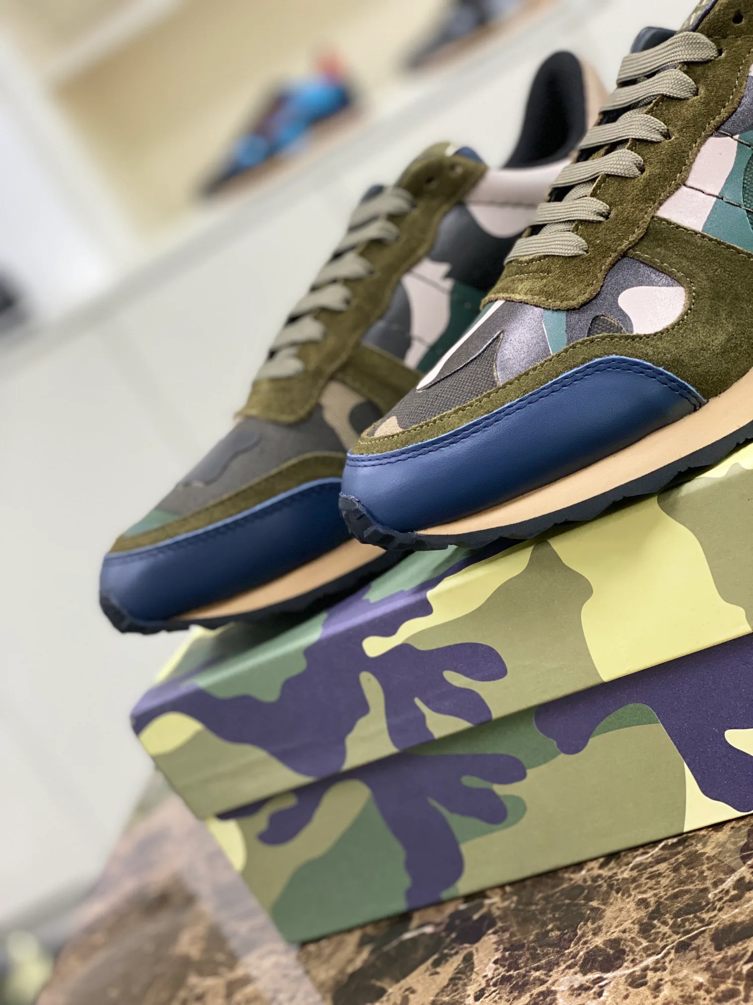 Кроссовки Женские Valentino 10736443
