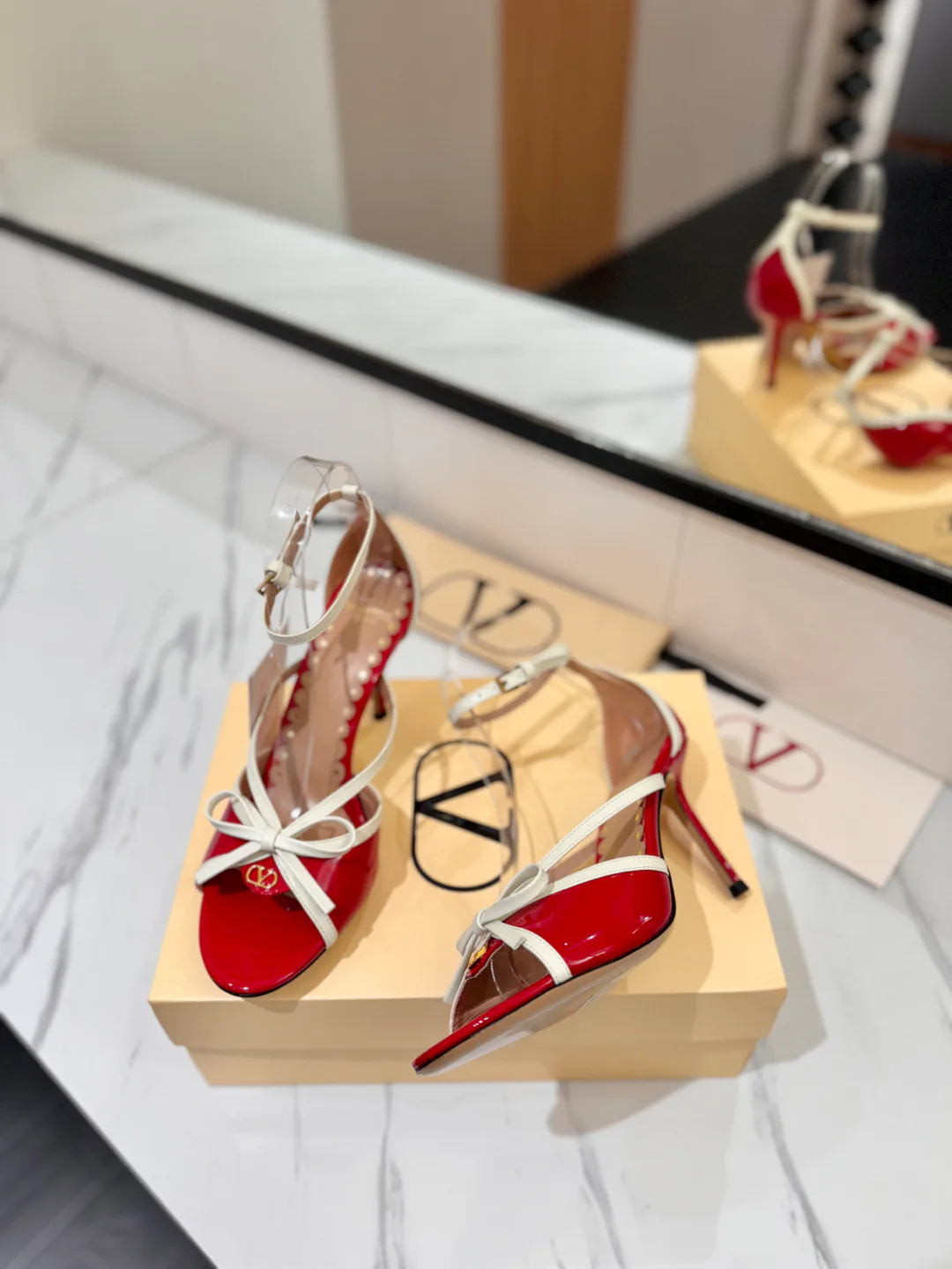 Босоножки Женские Valentino 10026773