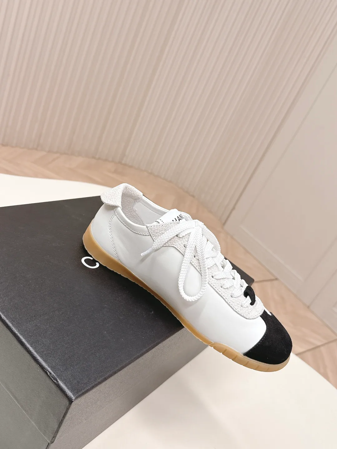 Кроссовки Женские Chanel 11576036